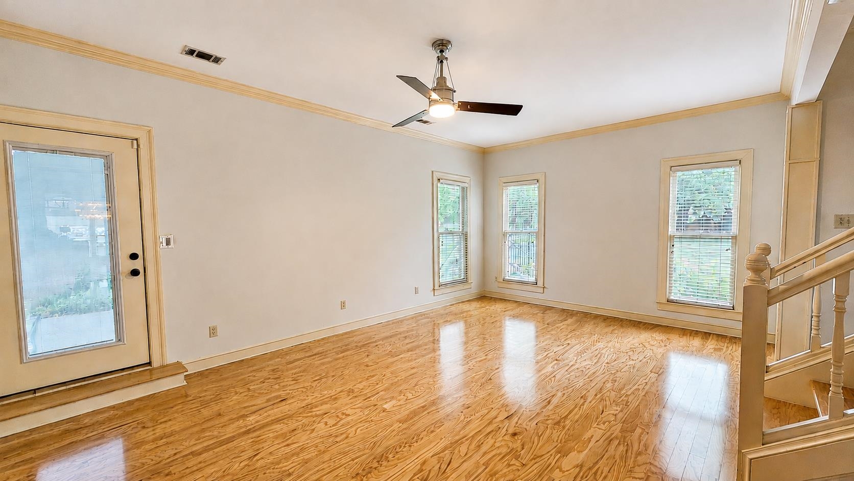 1501 Granville Ln Property Photo 5