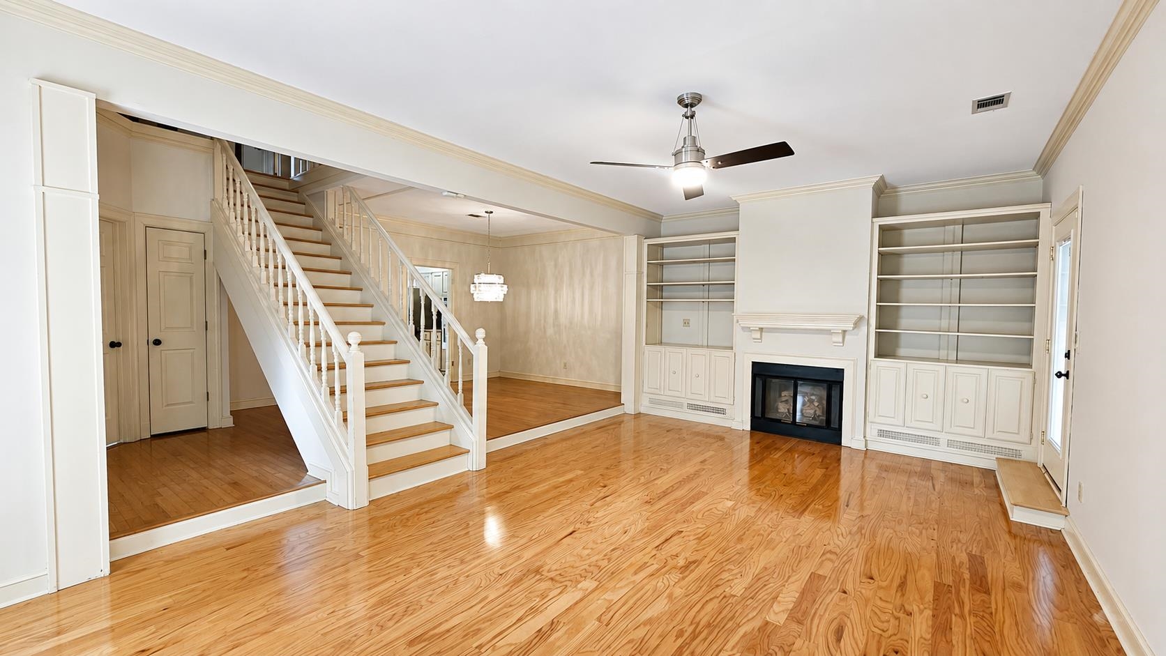 1501 Granville Ln Property Photo 7