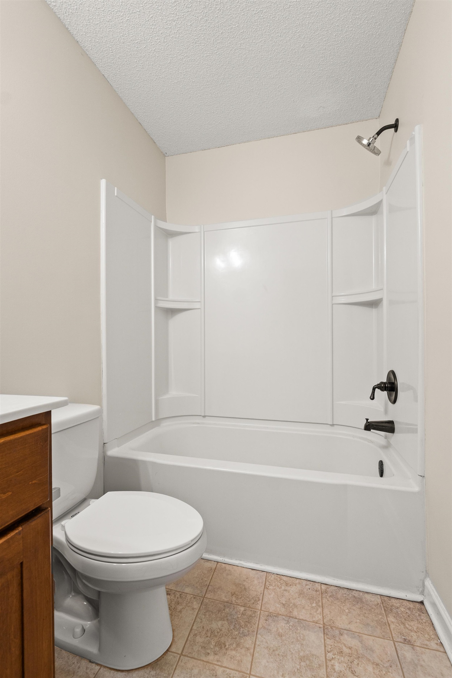 1057 Kentshire Cv Property Photo 2