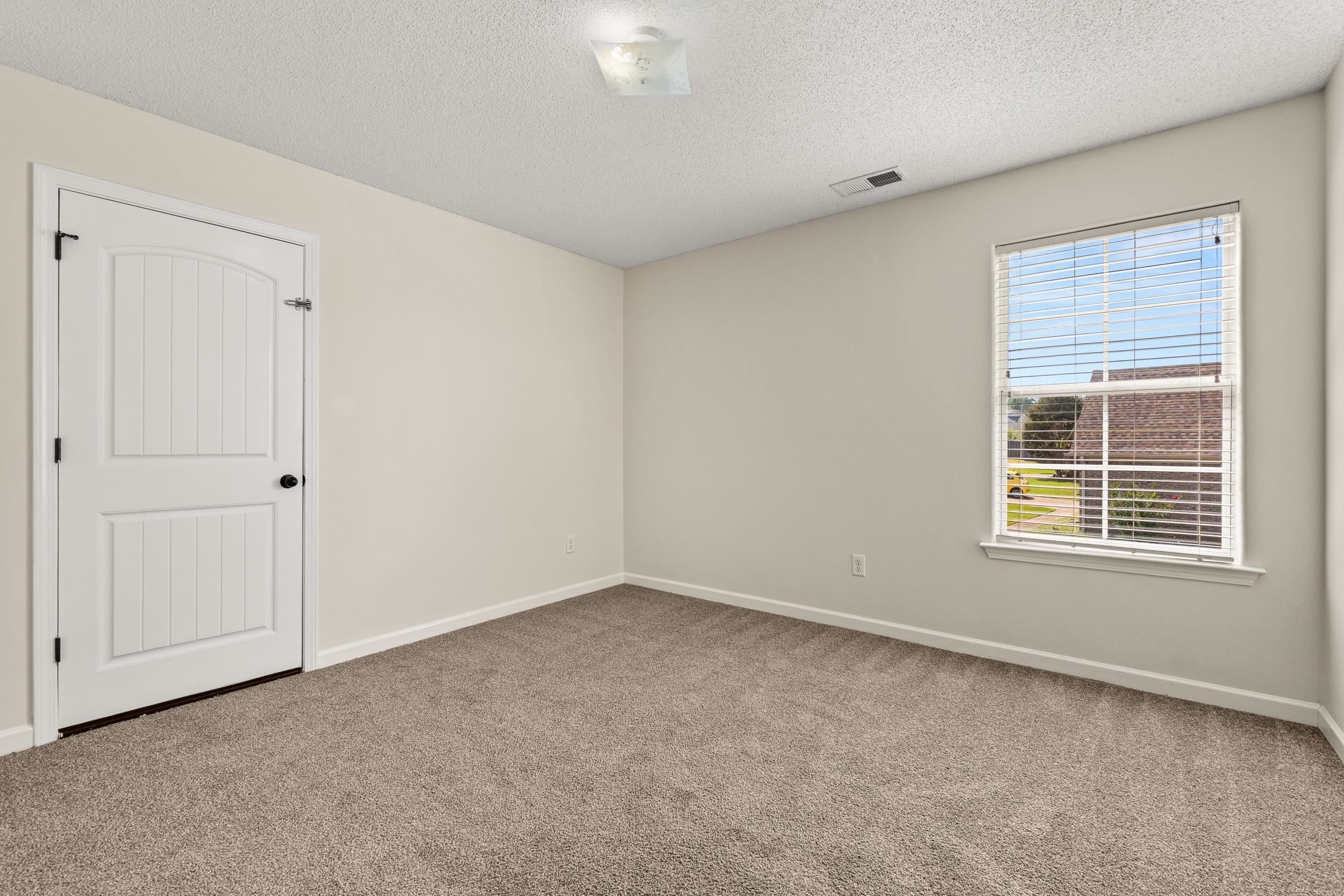 1057 Kentshire Cv Property Photo 6