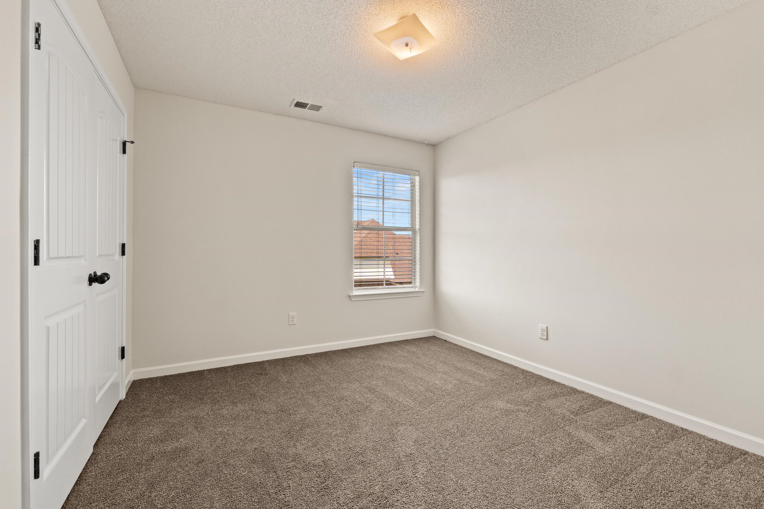 1057 Kentshire Cv Property Photo 7