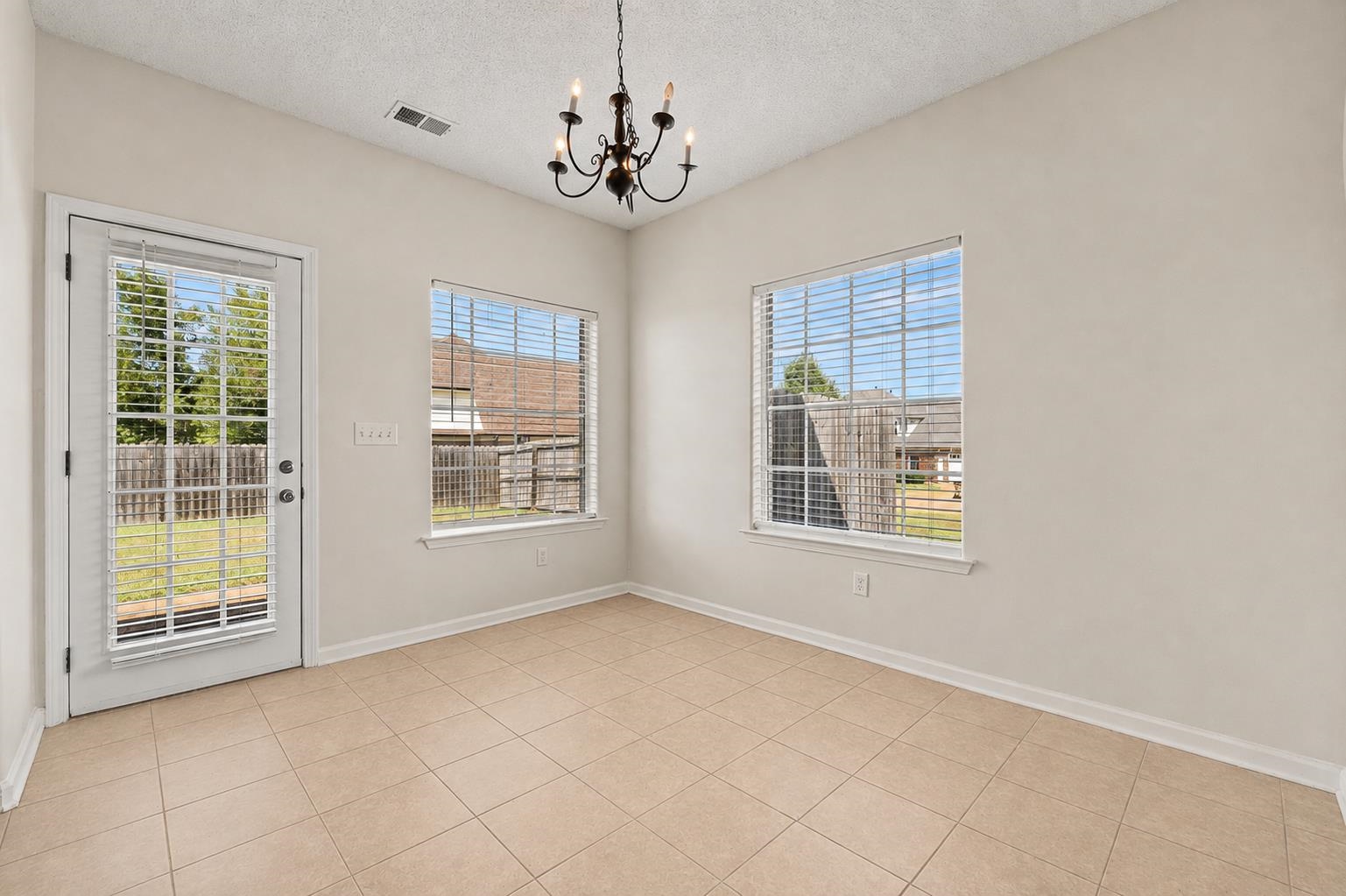 1057 Kentshire Cv Property Photo 11