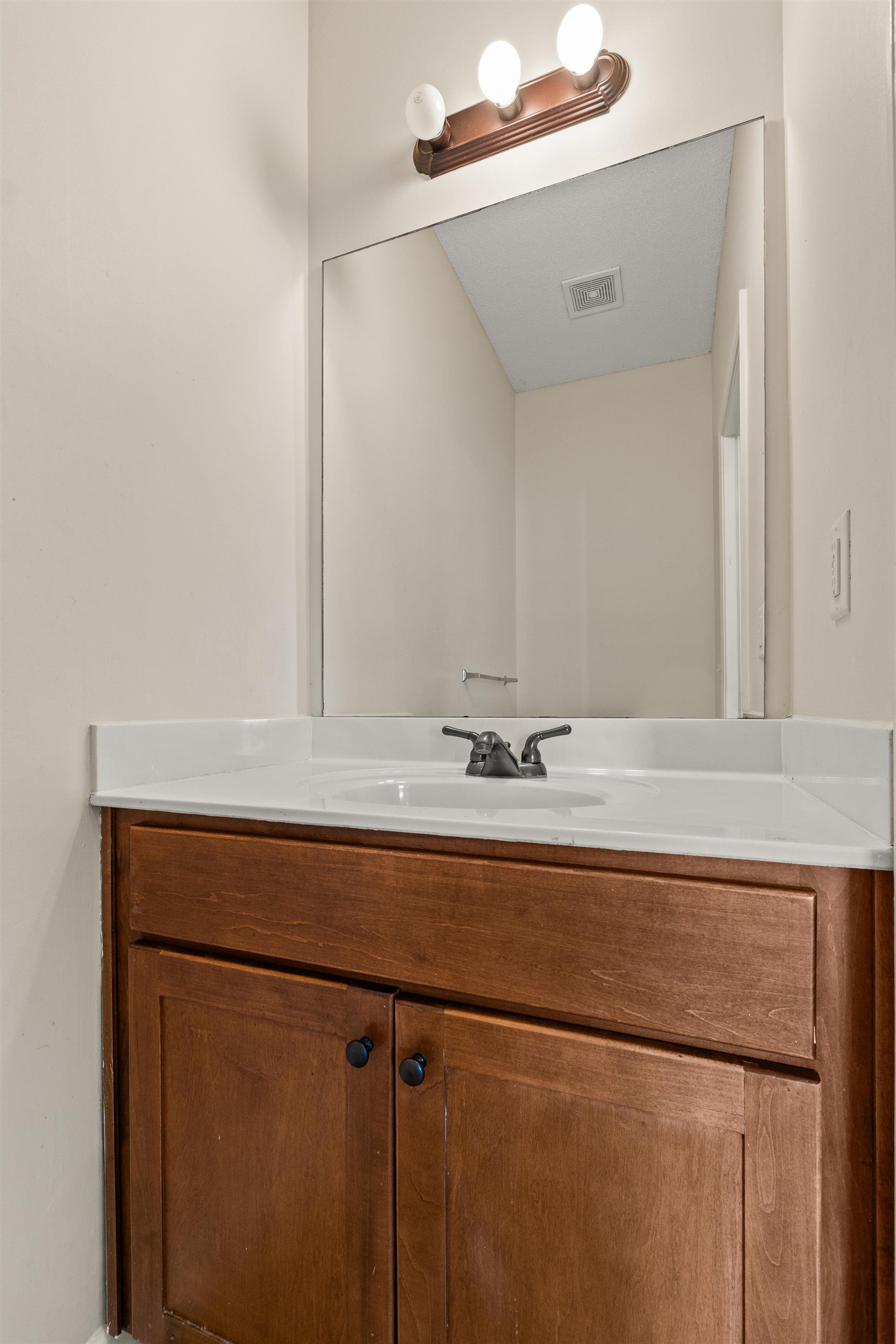 1057 Kentshire Cv Property Photo 13