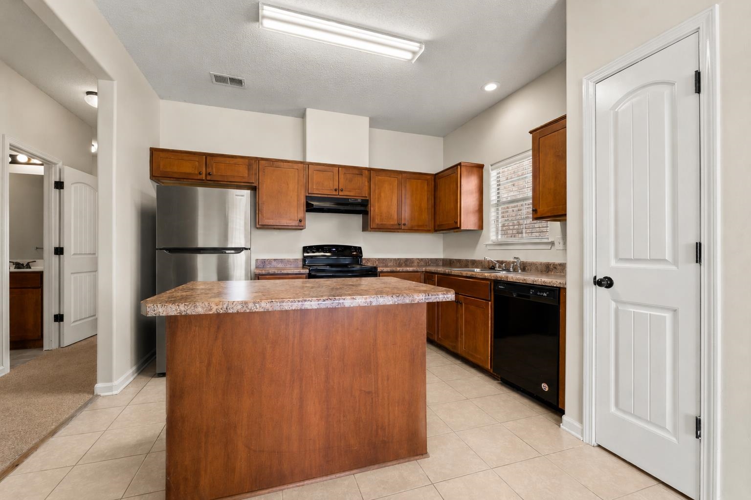 1057 Kentshire Cv Property Photo 14