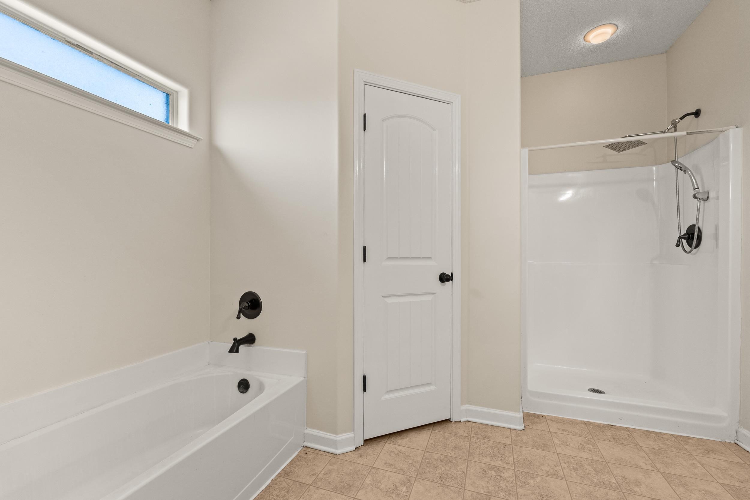 1057 Kentshire Cv Property Photo 23