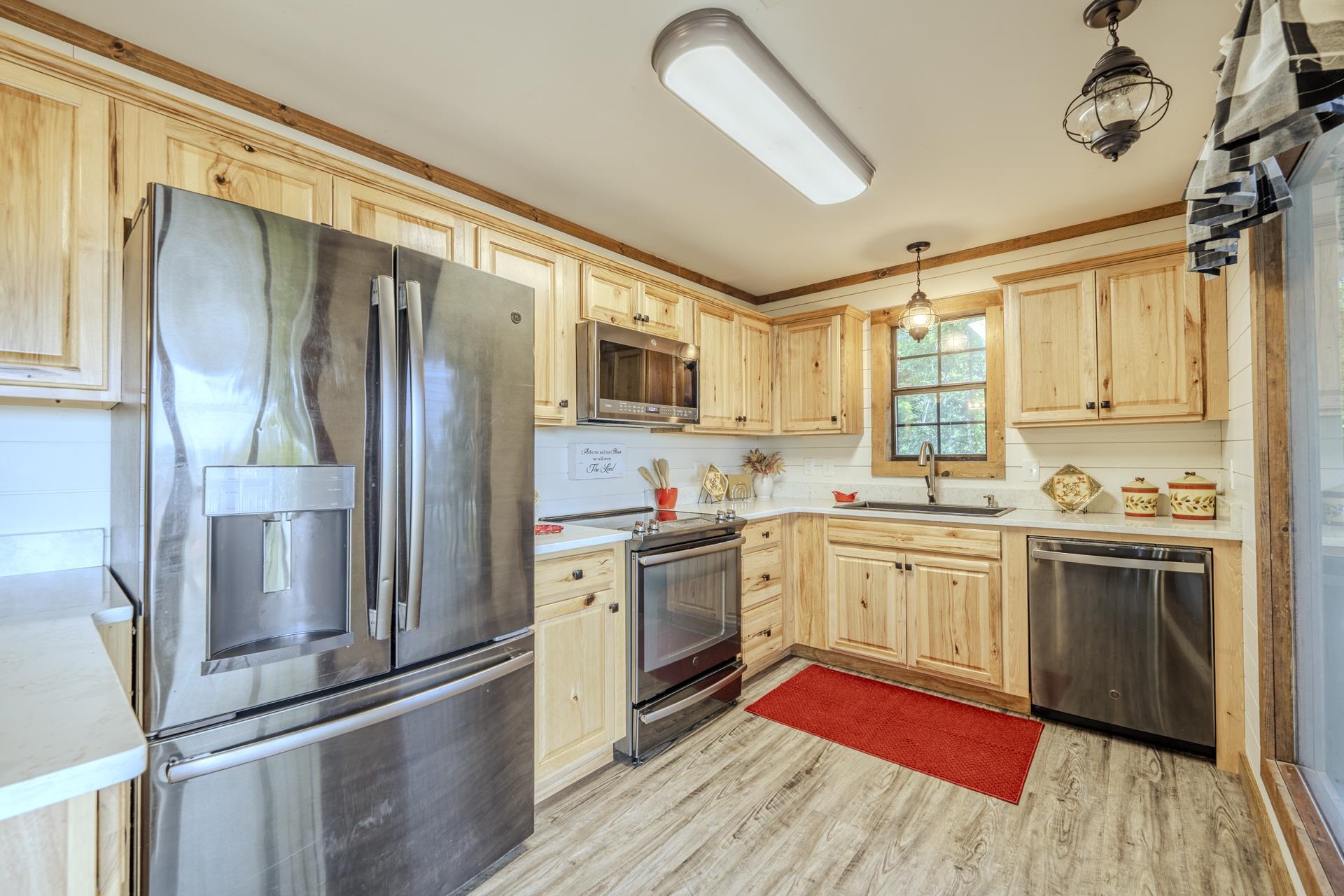 649 Narrows Ln Property Photo 3