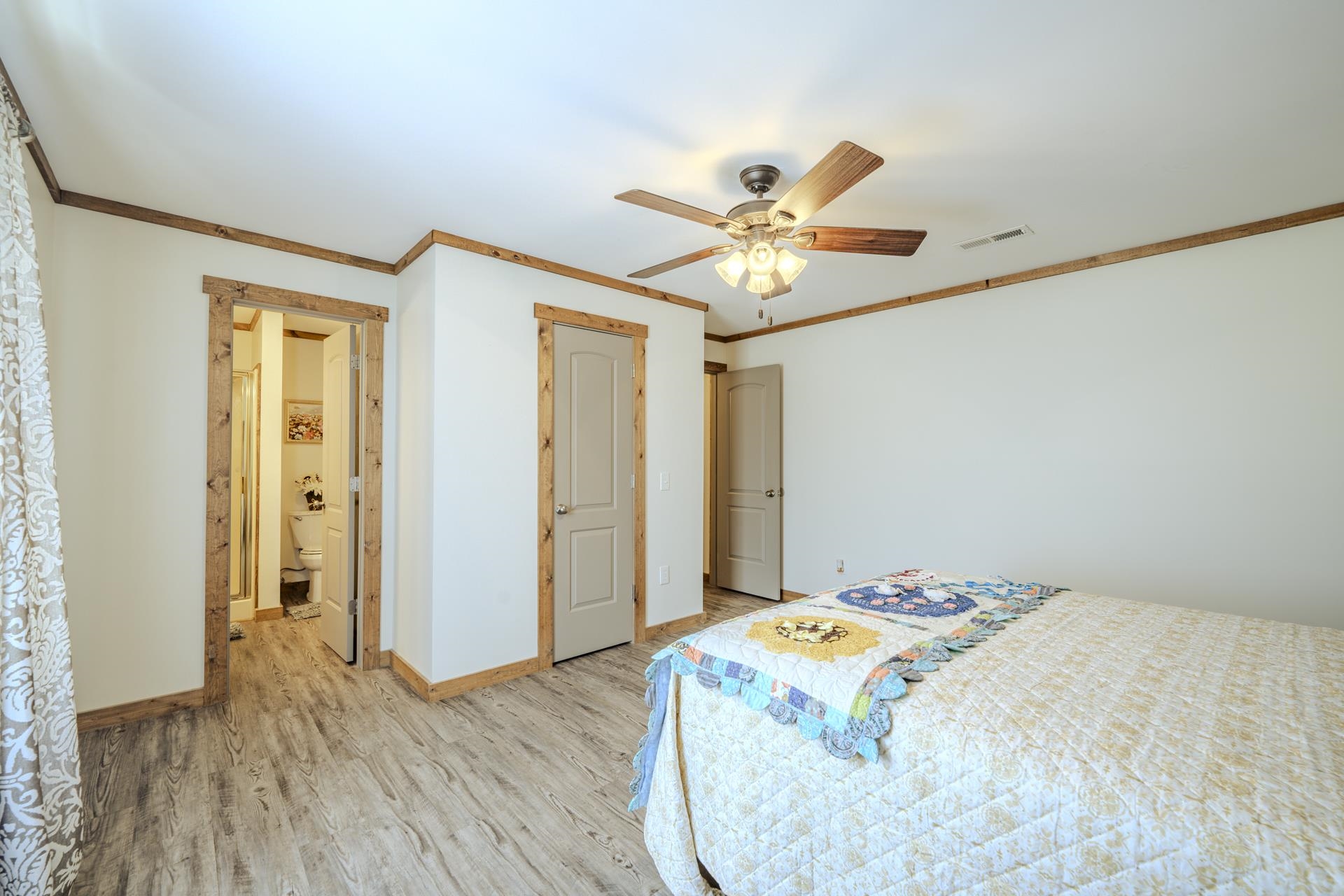 649 Narrows Ln Property Photo 15