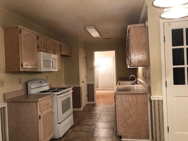 9246 Chalkwell Ave Property Photo 7