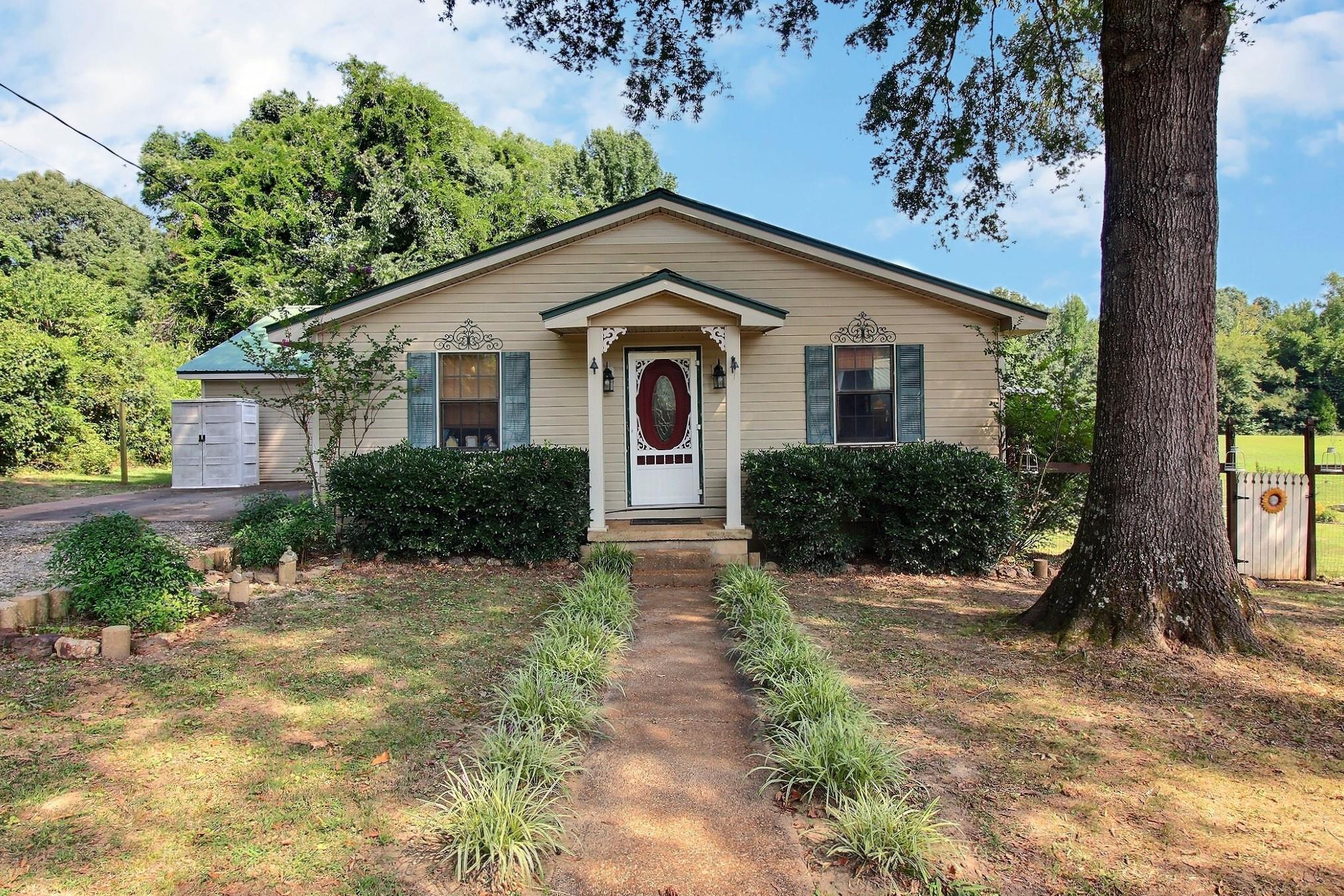 5985 Bobbitt Rd Property Photo 1