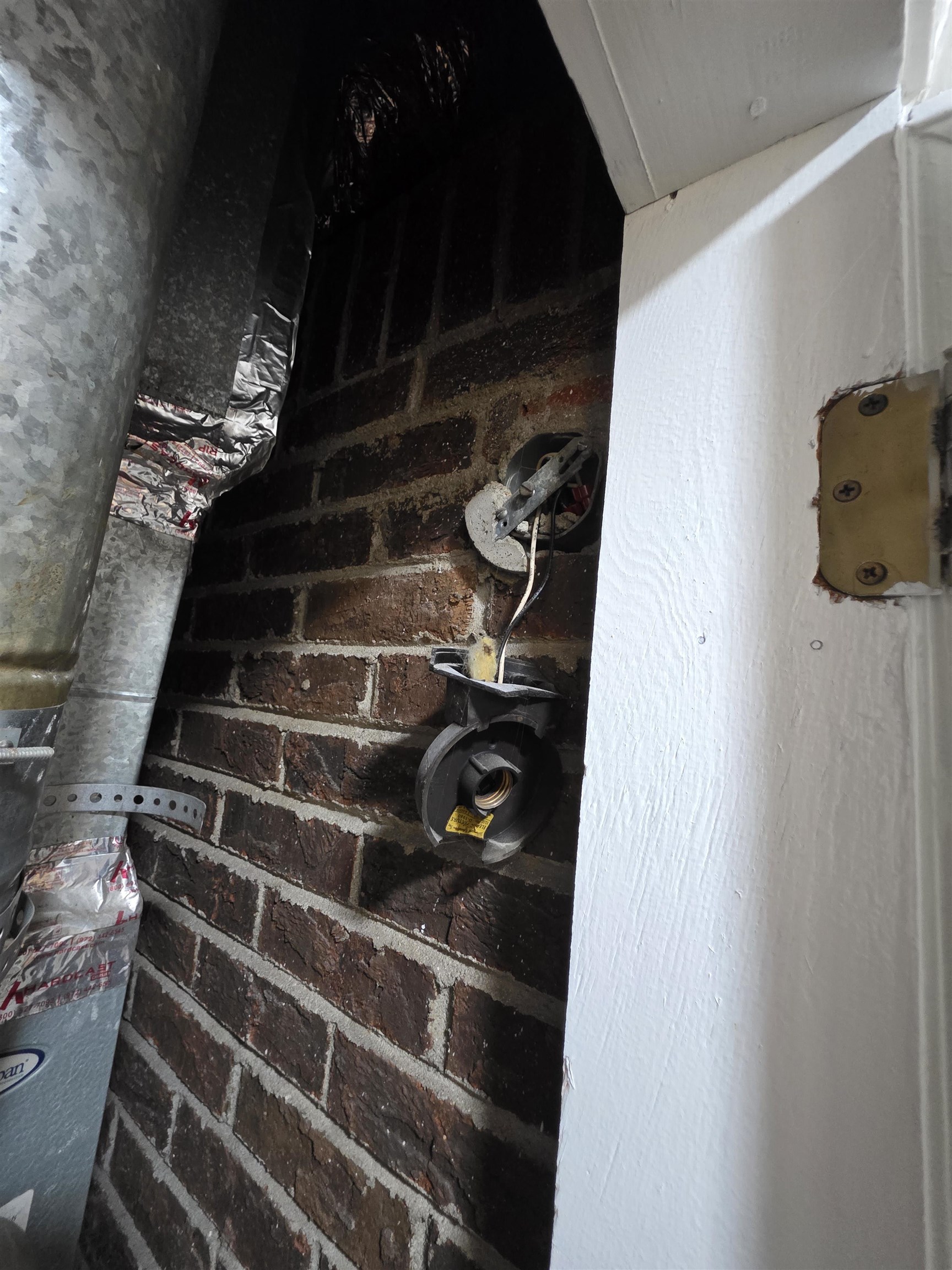 1404 Cameron St Property Photo 4