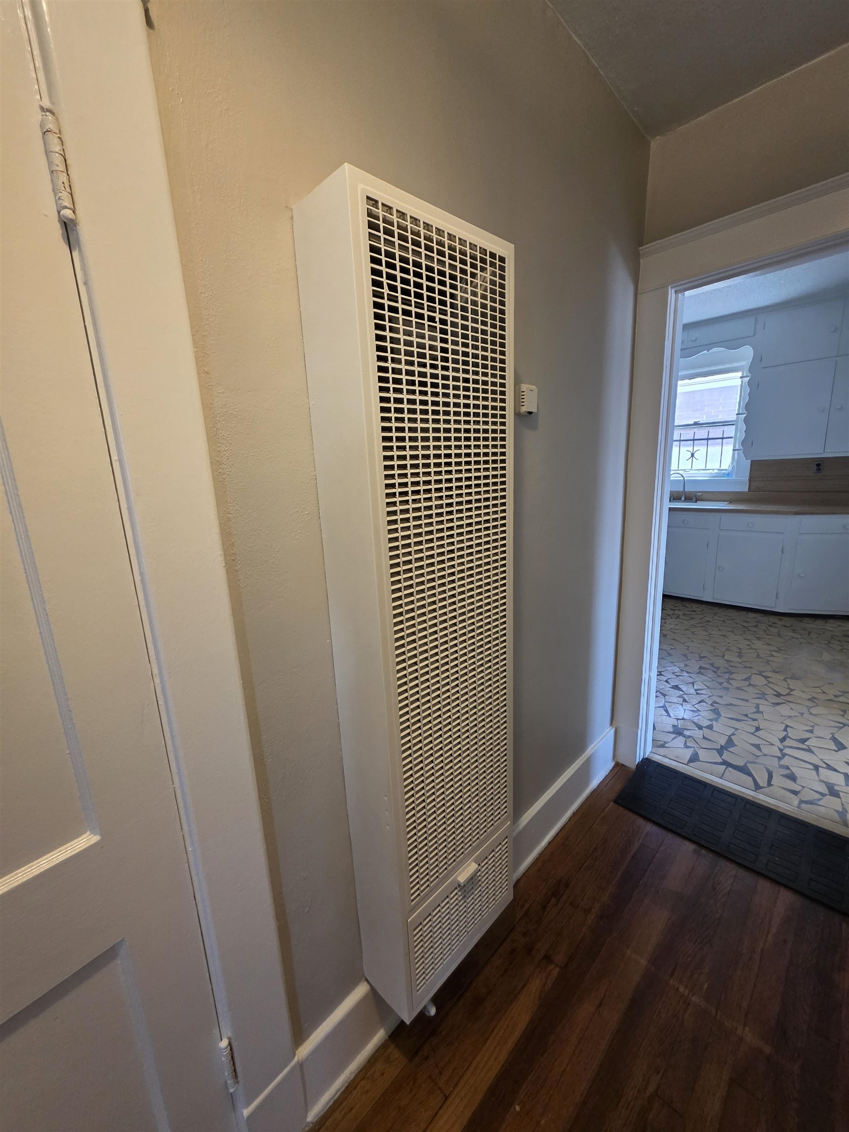 1404 Cameron St Property Photo 5