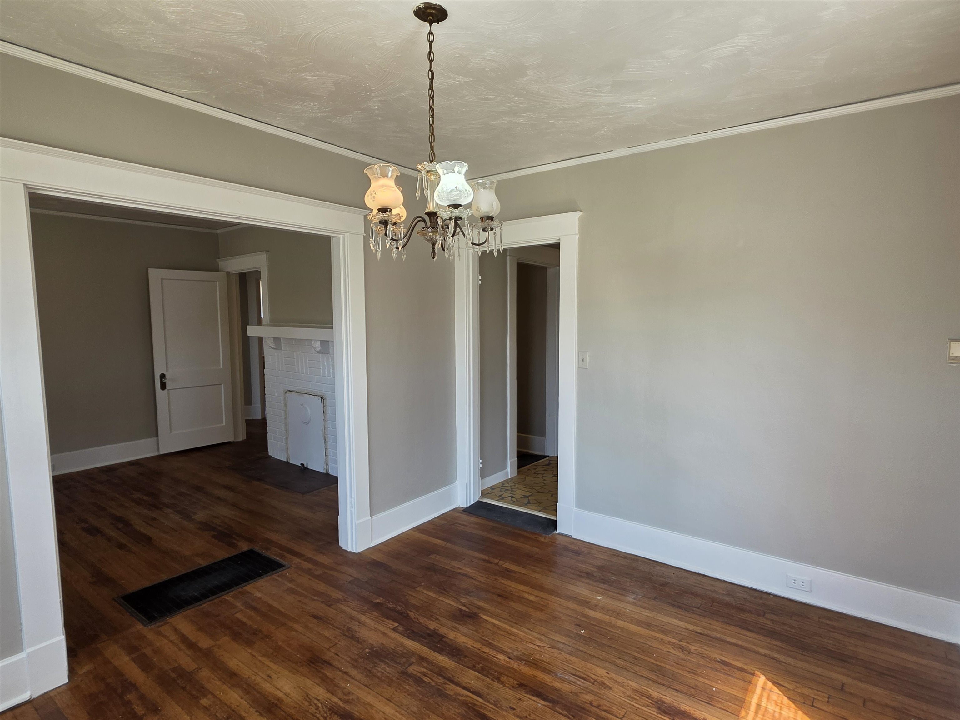 1404 Cameron St Property Photo 7