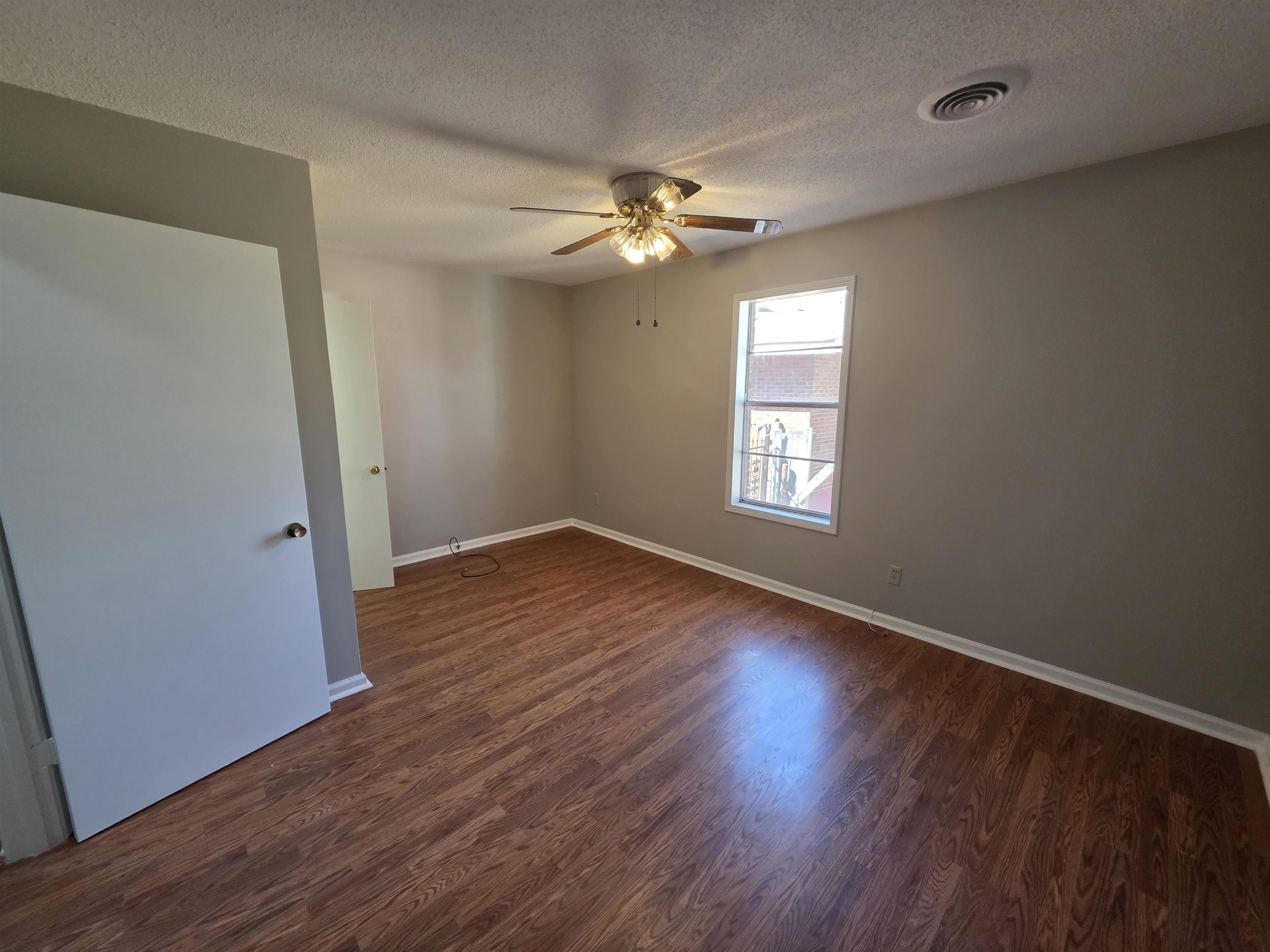 1404 Cameron St Property Photo 14