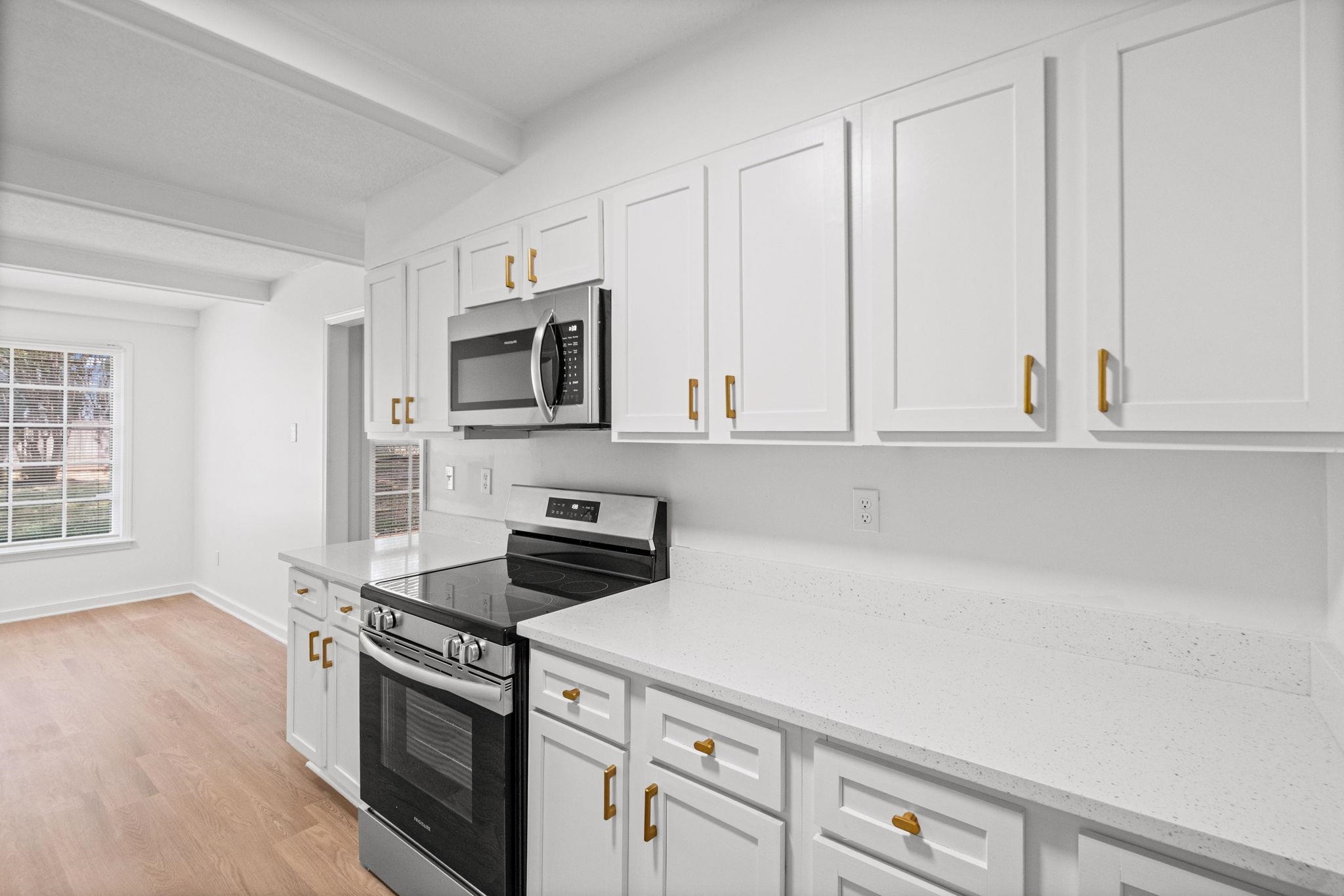 3085 Circle Gate Dr Property Photo 12