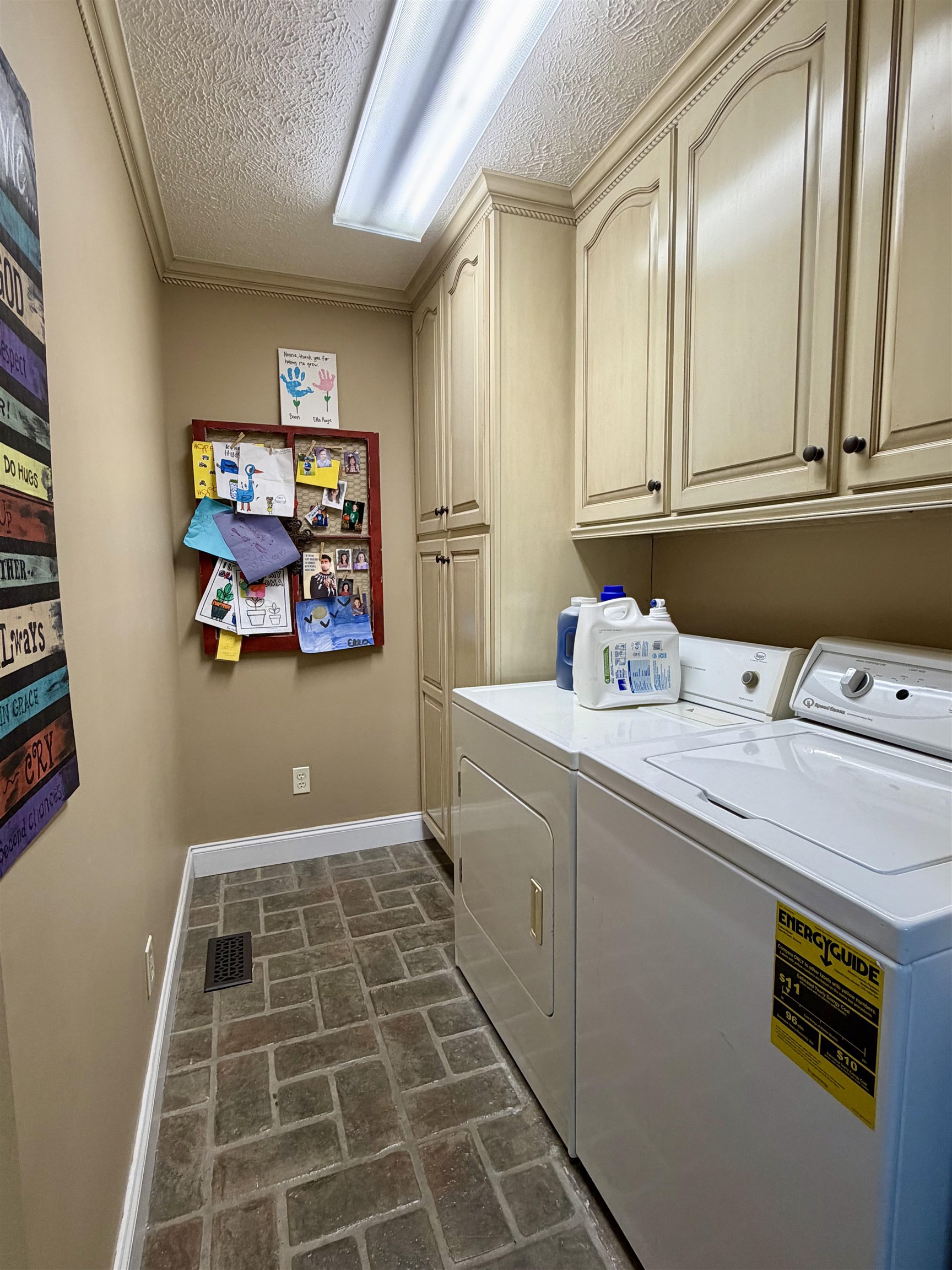 835 Twin View Cir Property Photo 32