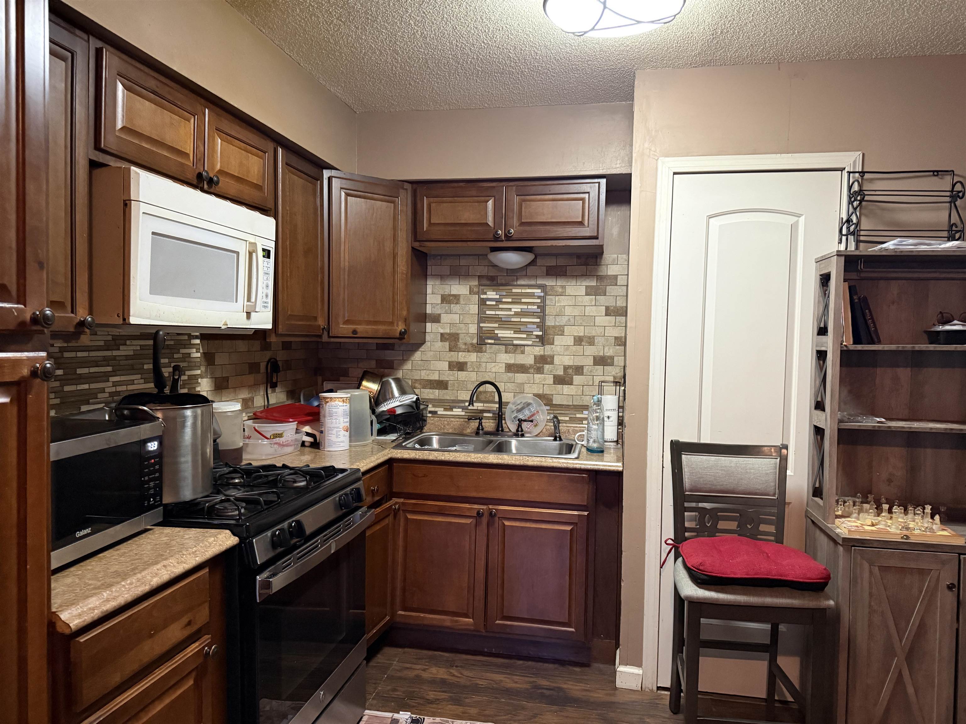1459 Hamilton St Property Photo 3