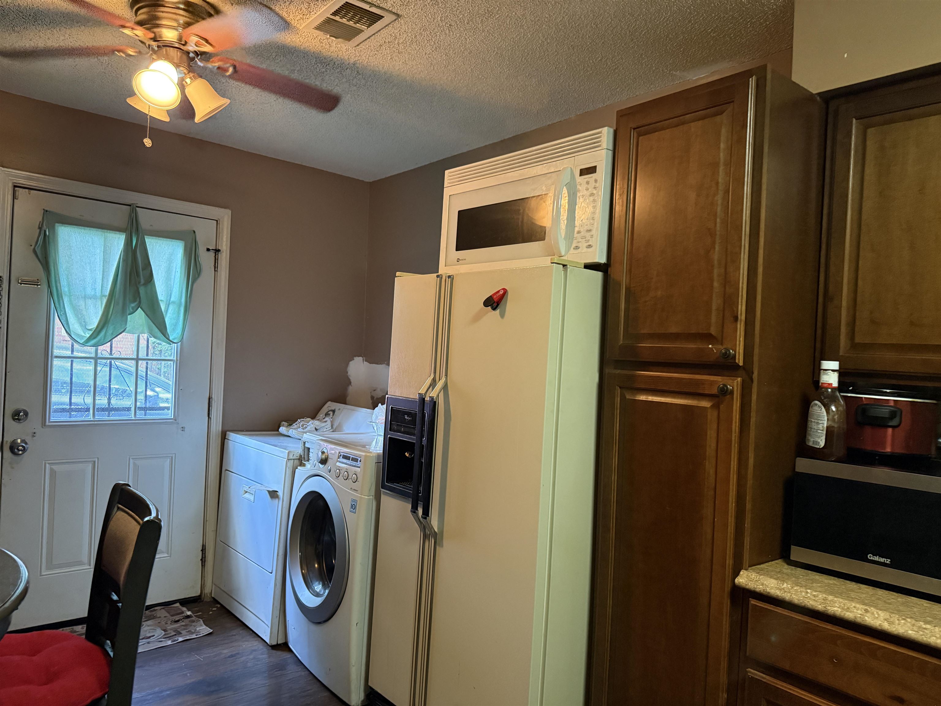 1459 Hamilton St Property Photo 14