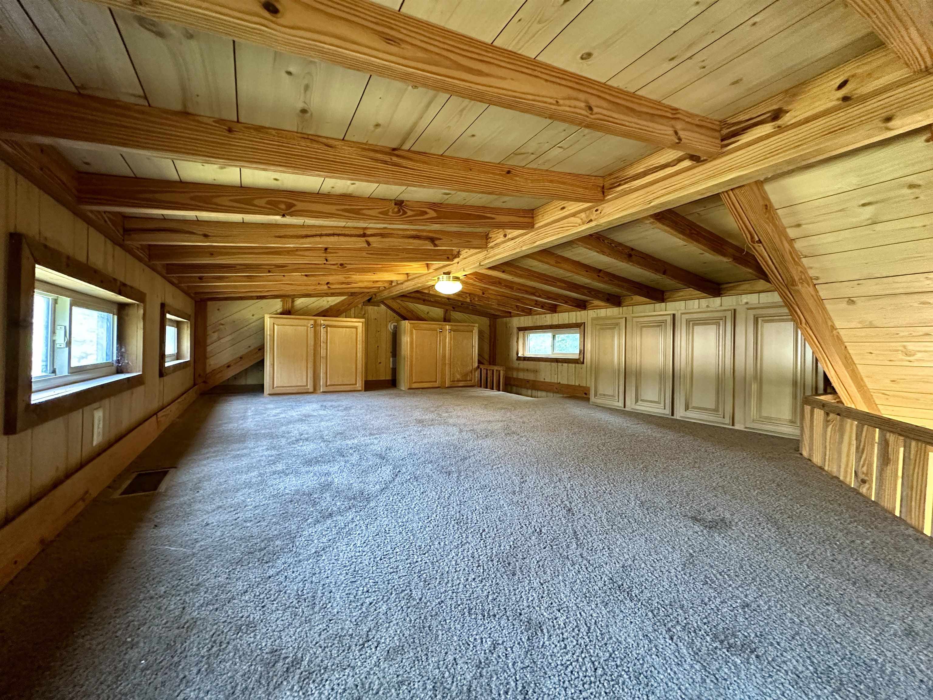 5735 Railroad St Property Photo 13