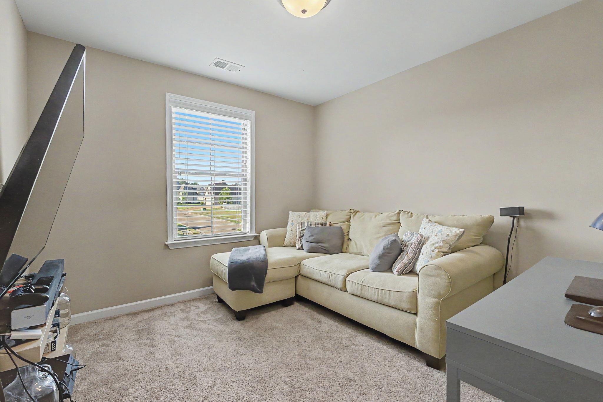 9082 Oakvale Dr Property Photo 16