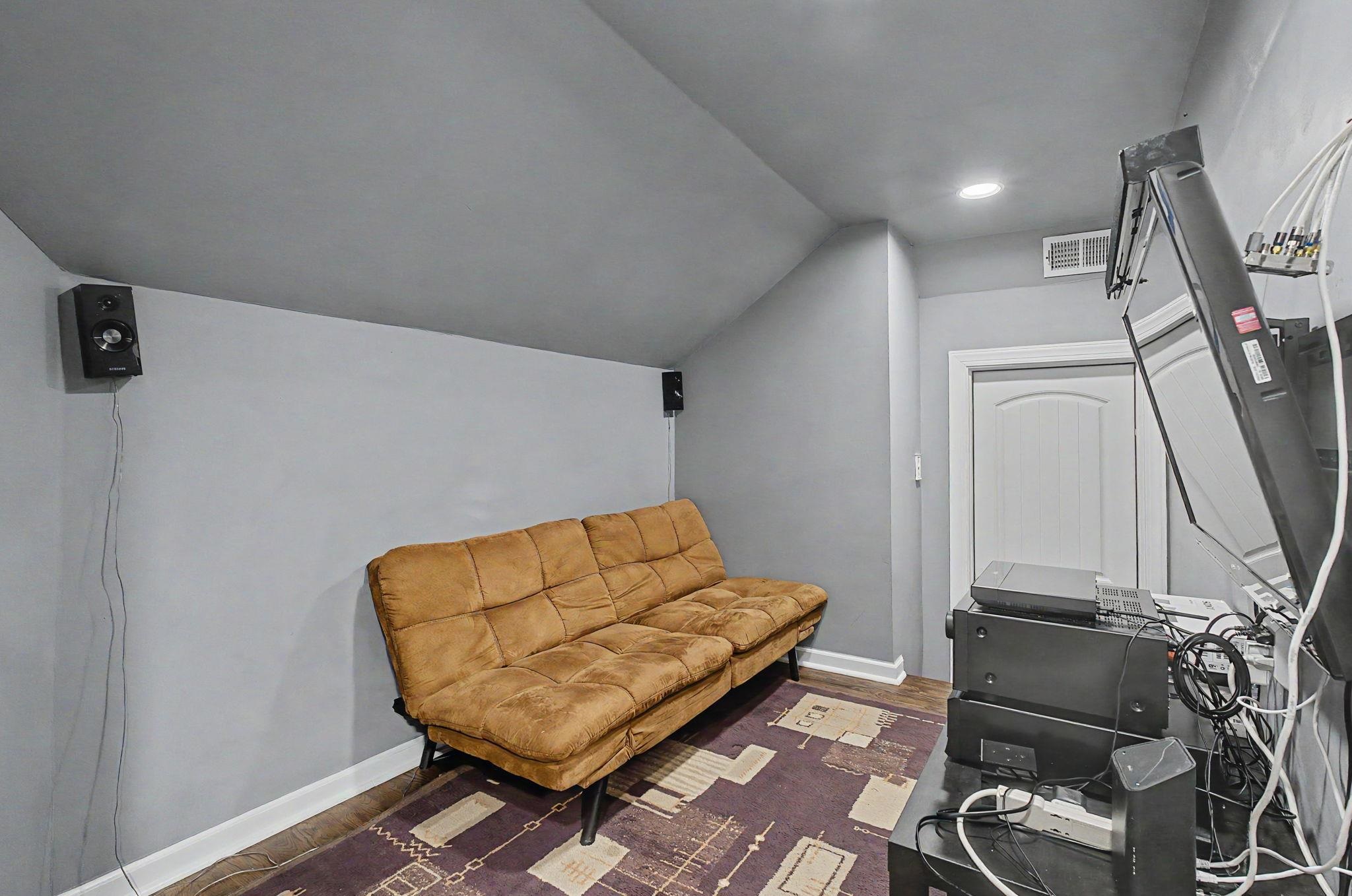 9082 Oakvale Dr Property Photo 20