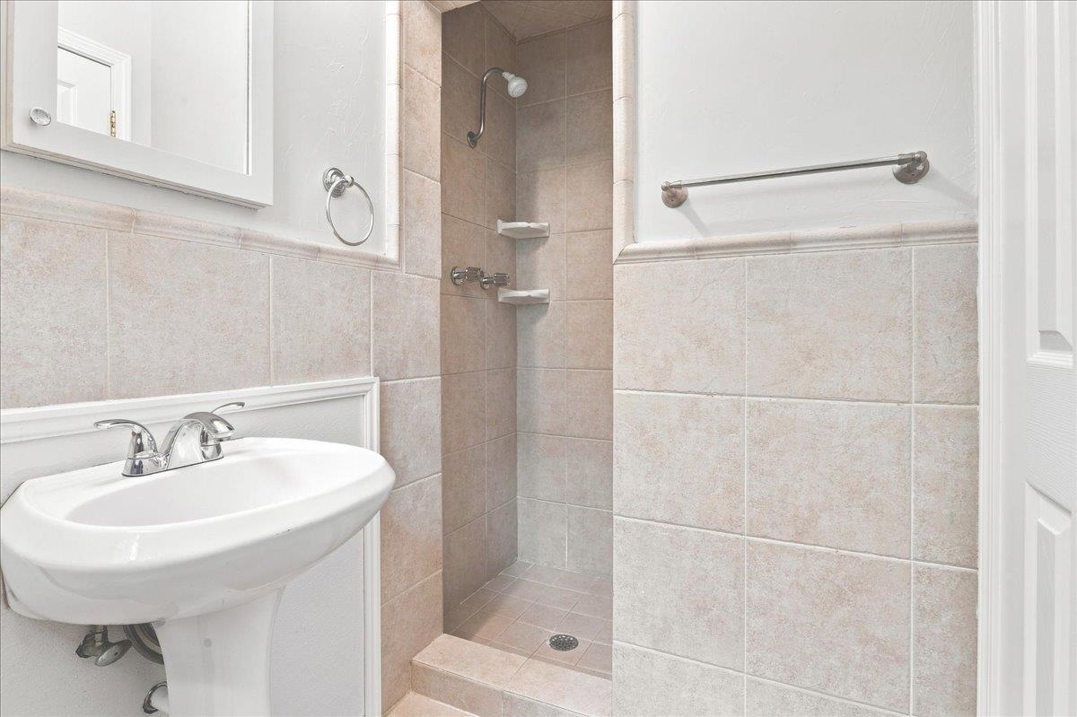 1571 Arcadia St Property Photo 20