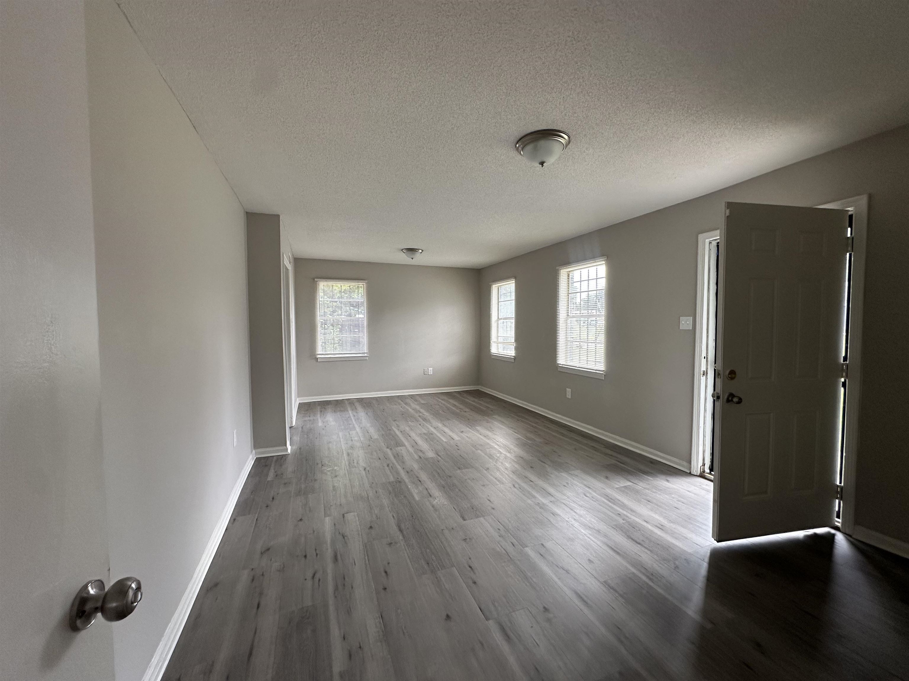 170 Burwood Dr Property Photo 3