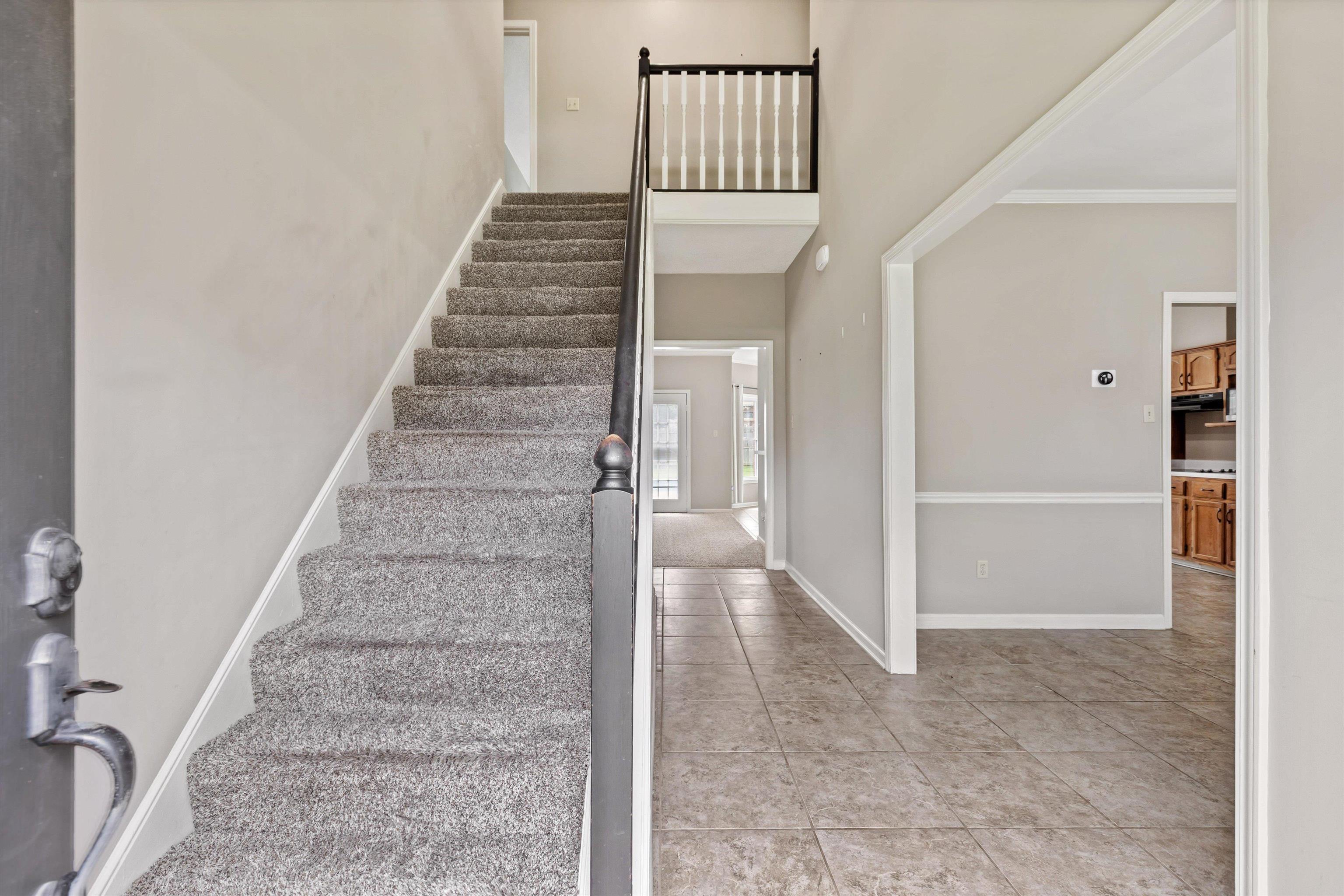 383 Nolley Dr E Property Photo 4