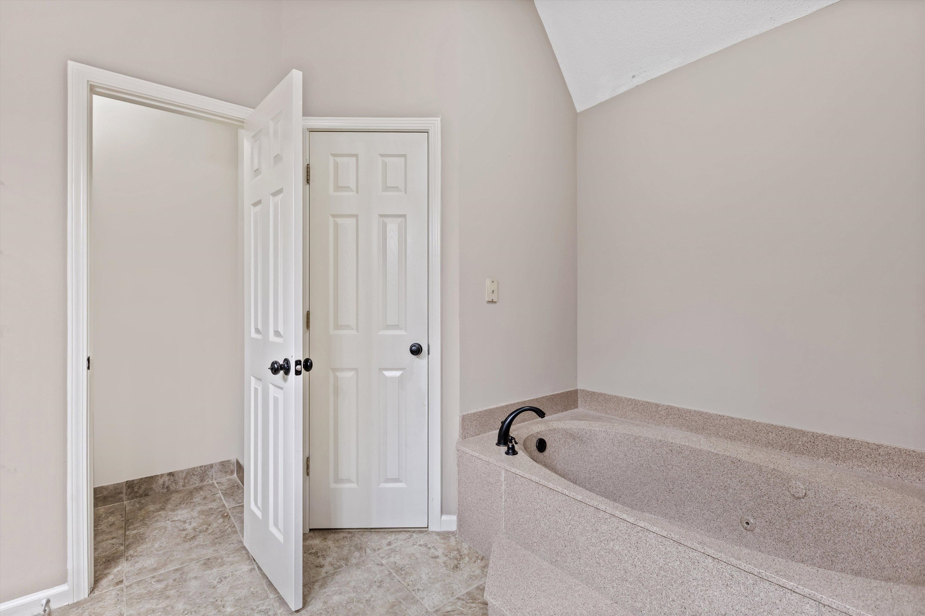 383 Nolley Dr E Property Photo 22