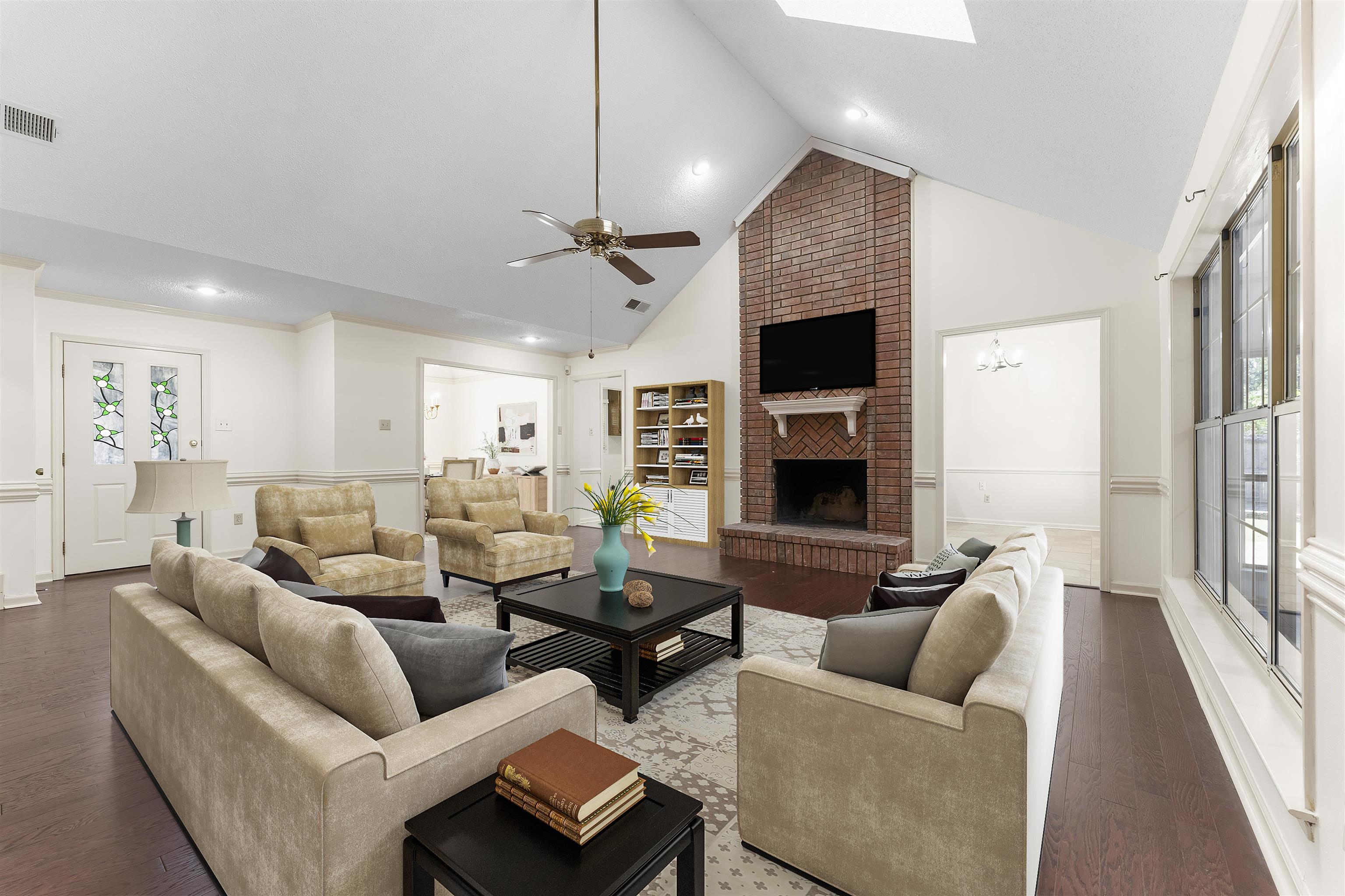 2425 Fairway Oaks Dr Property Photo 3
