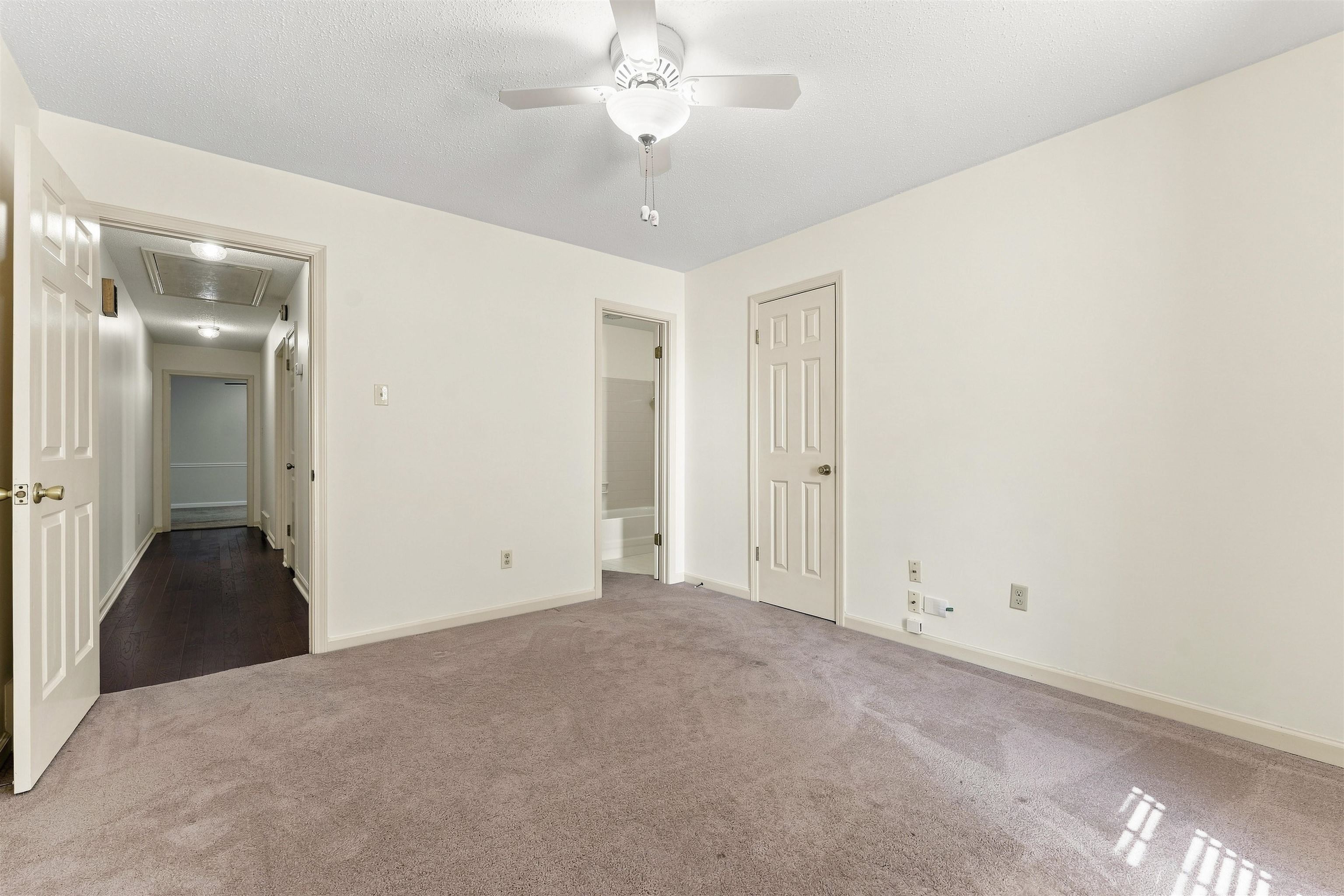 2425 Fairway Oaks Dr Property Photo 24