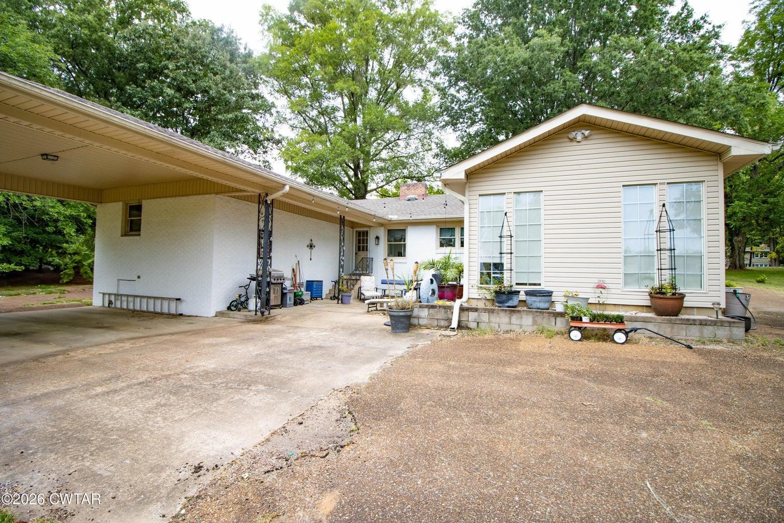 321 Lackey Ln Property Photo 4