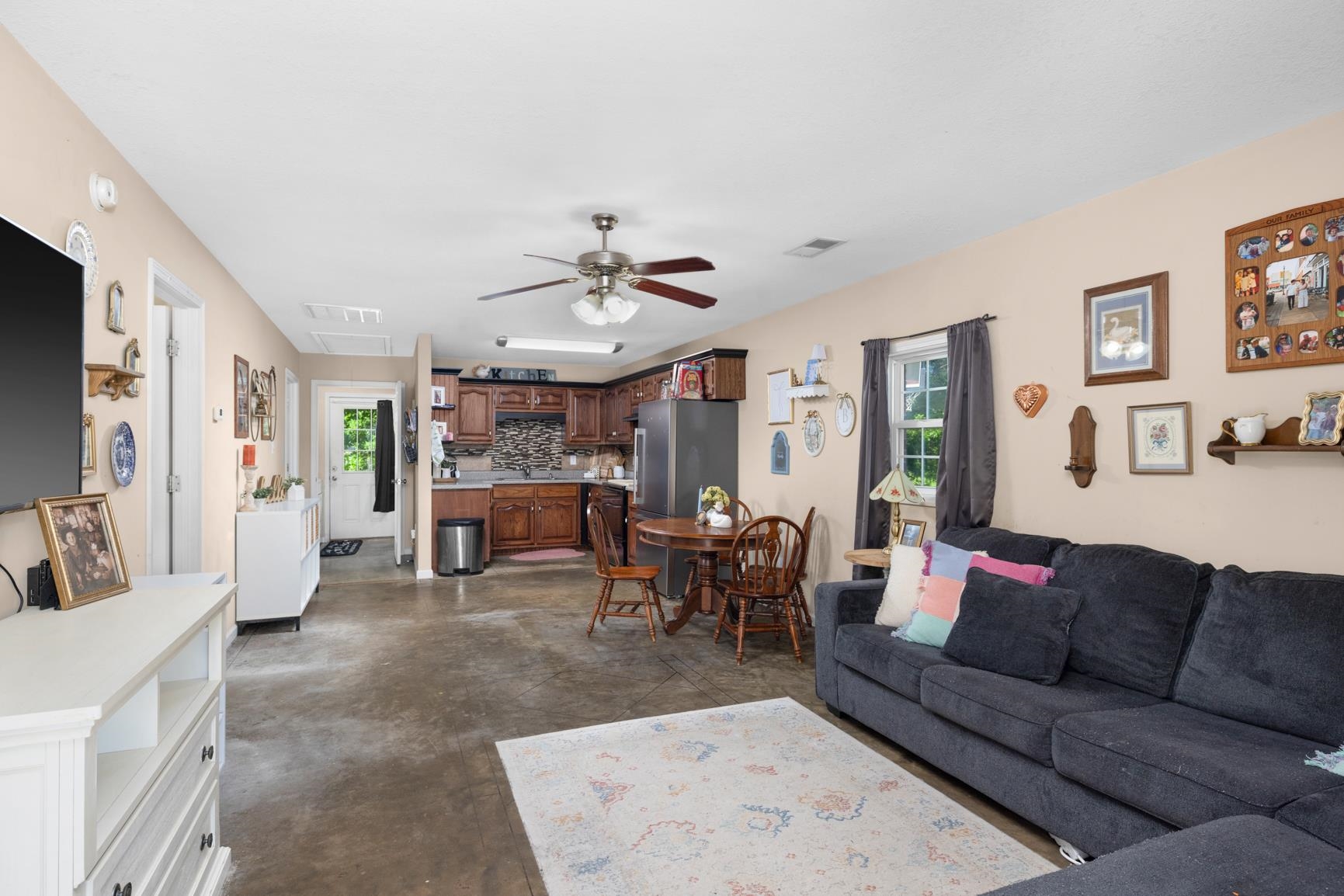 6805 Richardson Landing Dr Property Photo 8