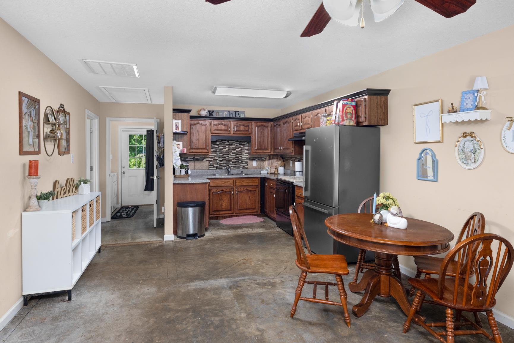 6805 Richardson Landing Dr Property Photo 11