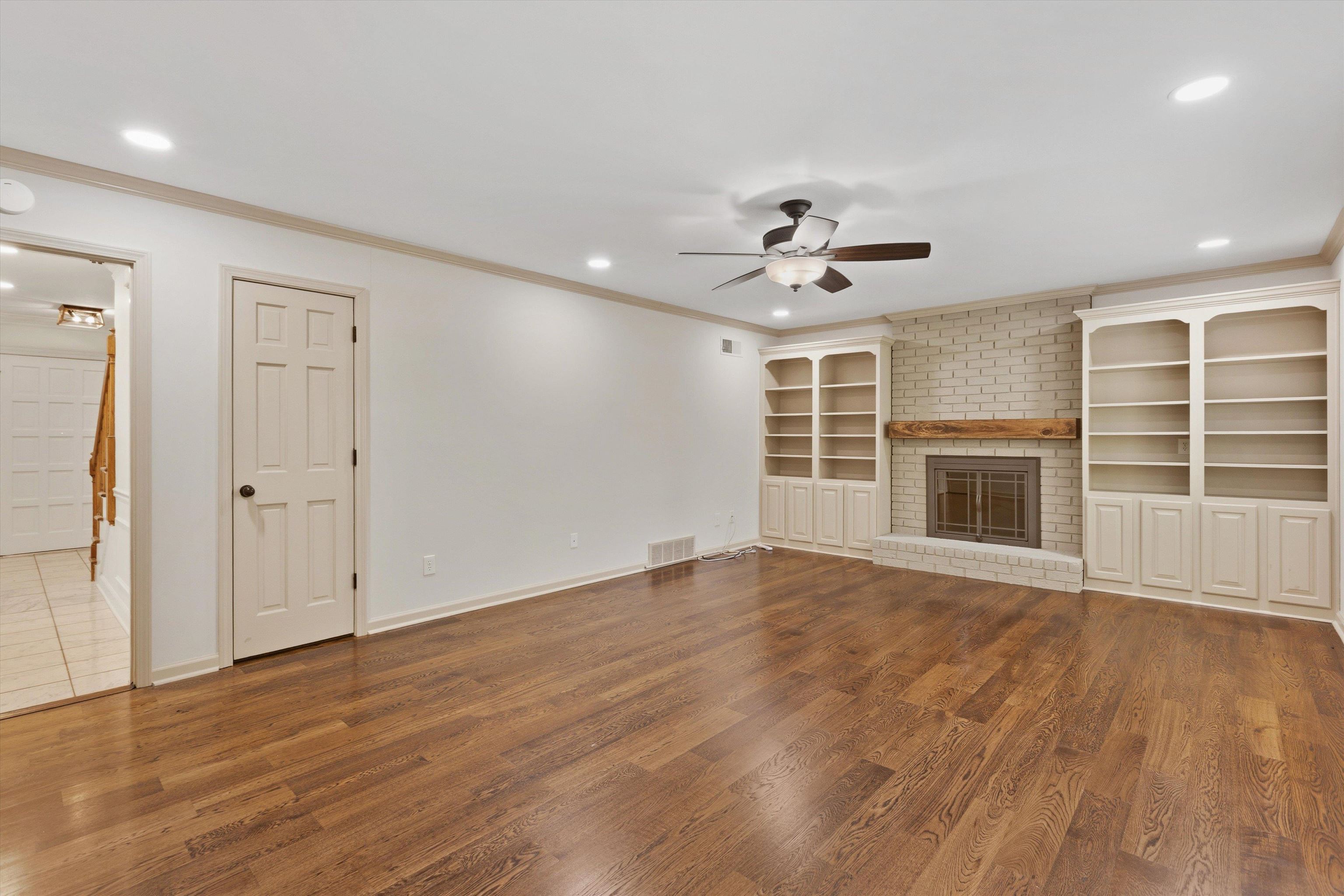7253 Stamford Dr Property Photo 5