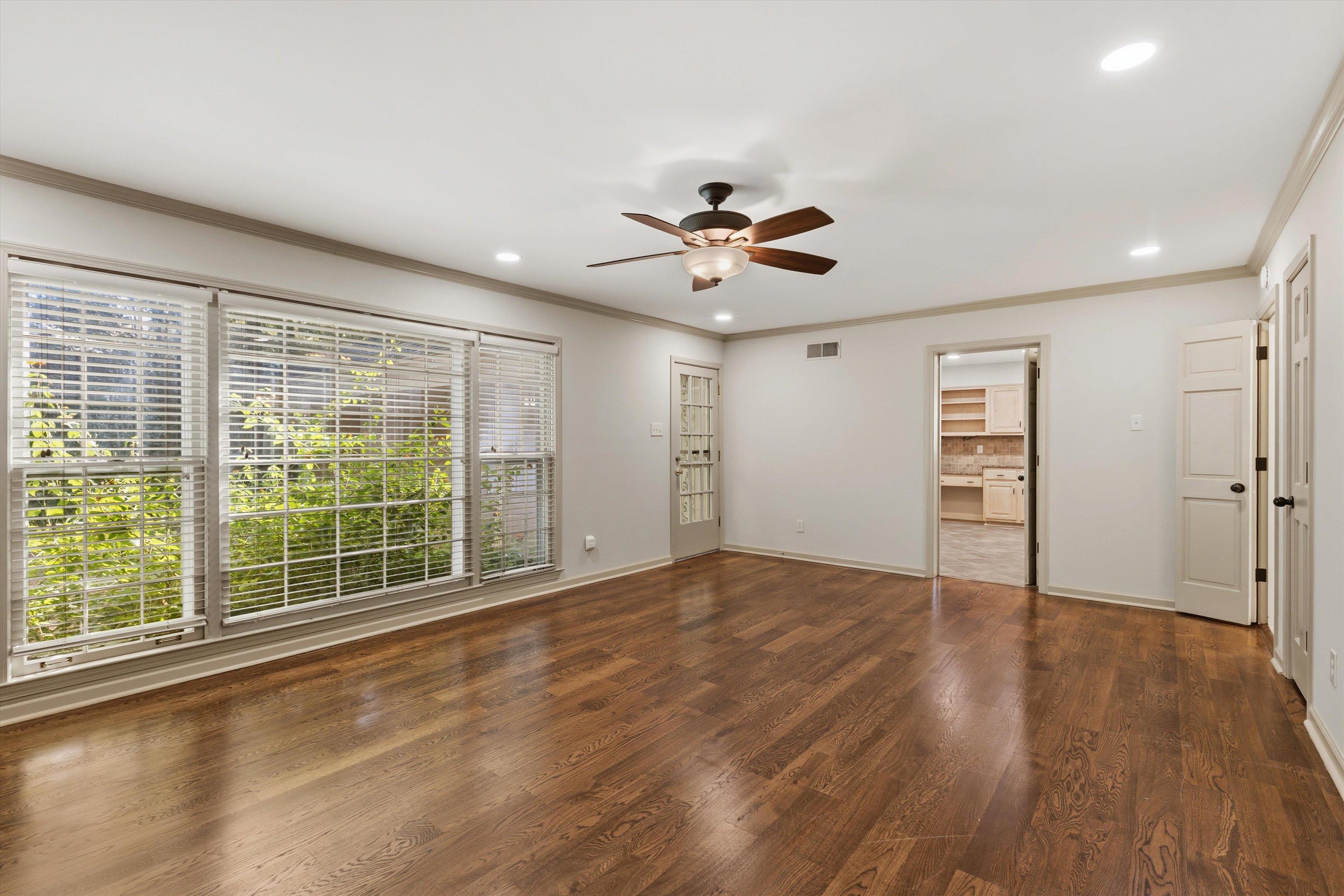 7253 Stamford Dr Property Photo 6