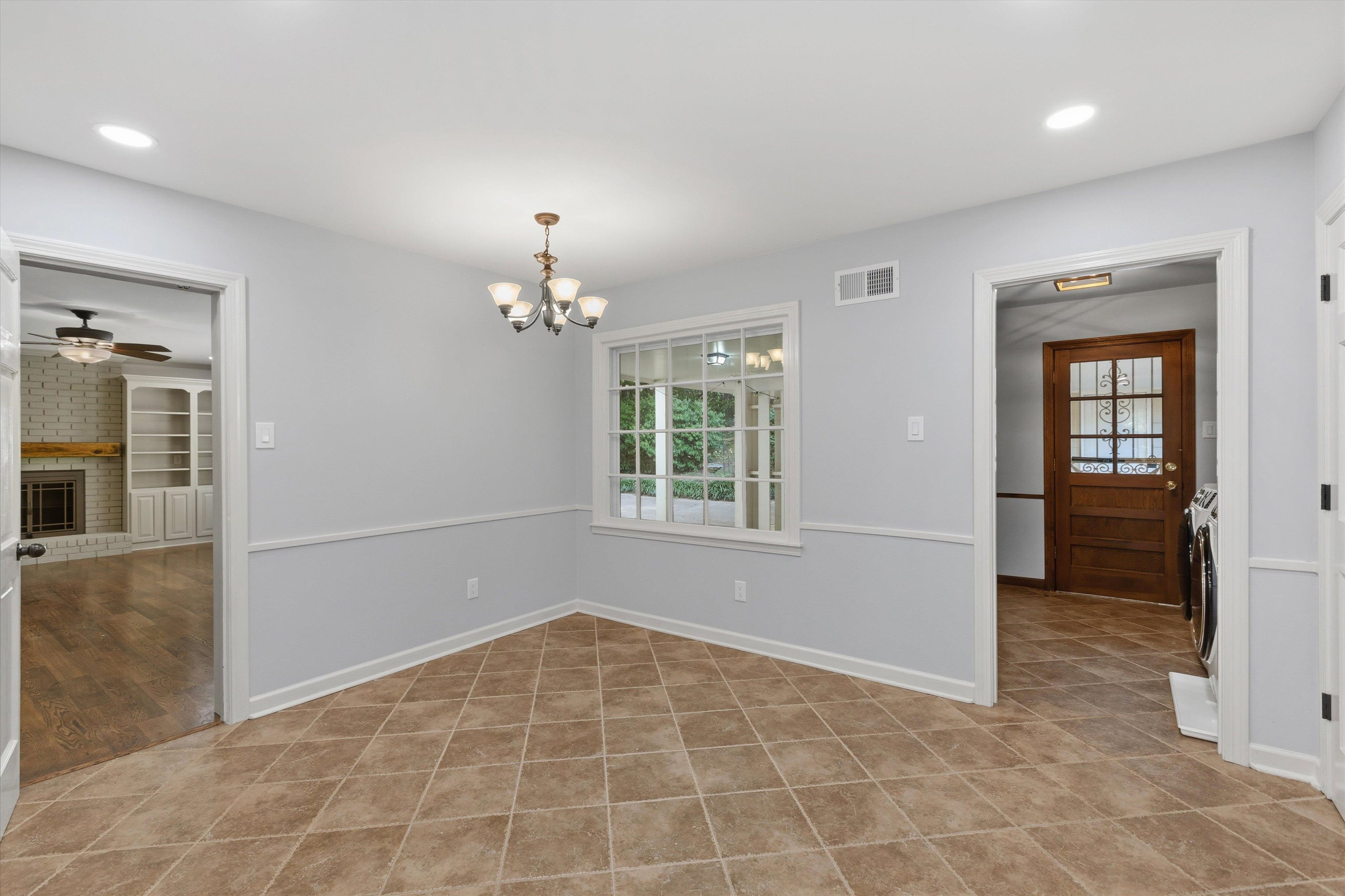 7253 Stamford Dr Property Photo 11