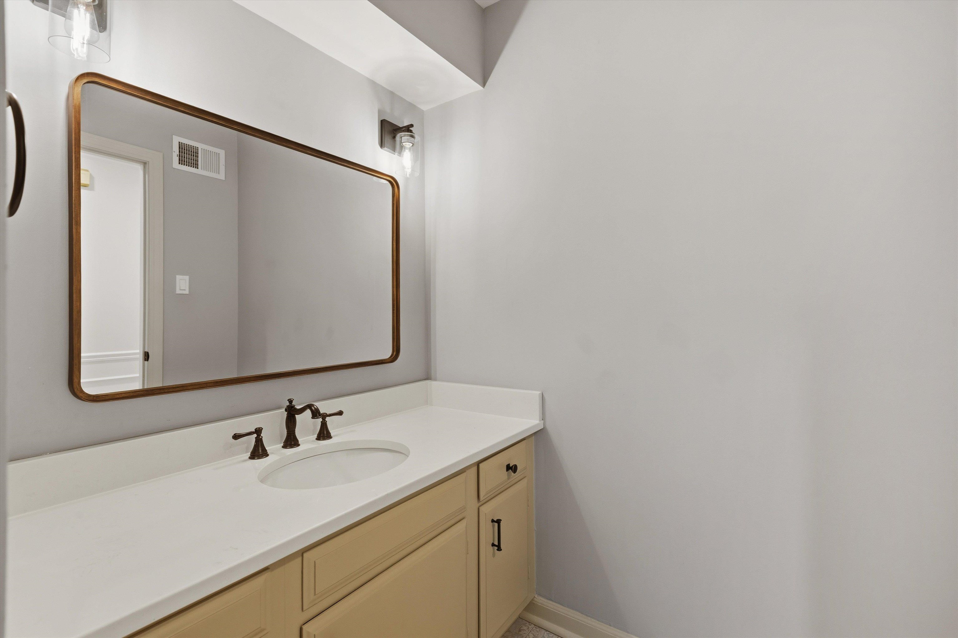 7253 Stamford Dr Property Photo 15