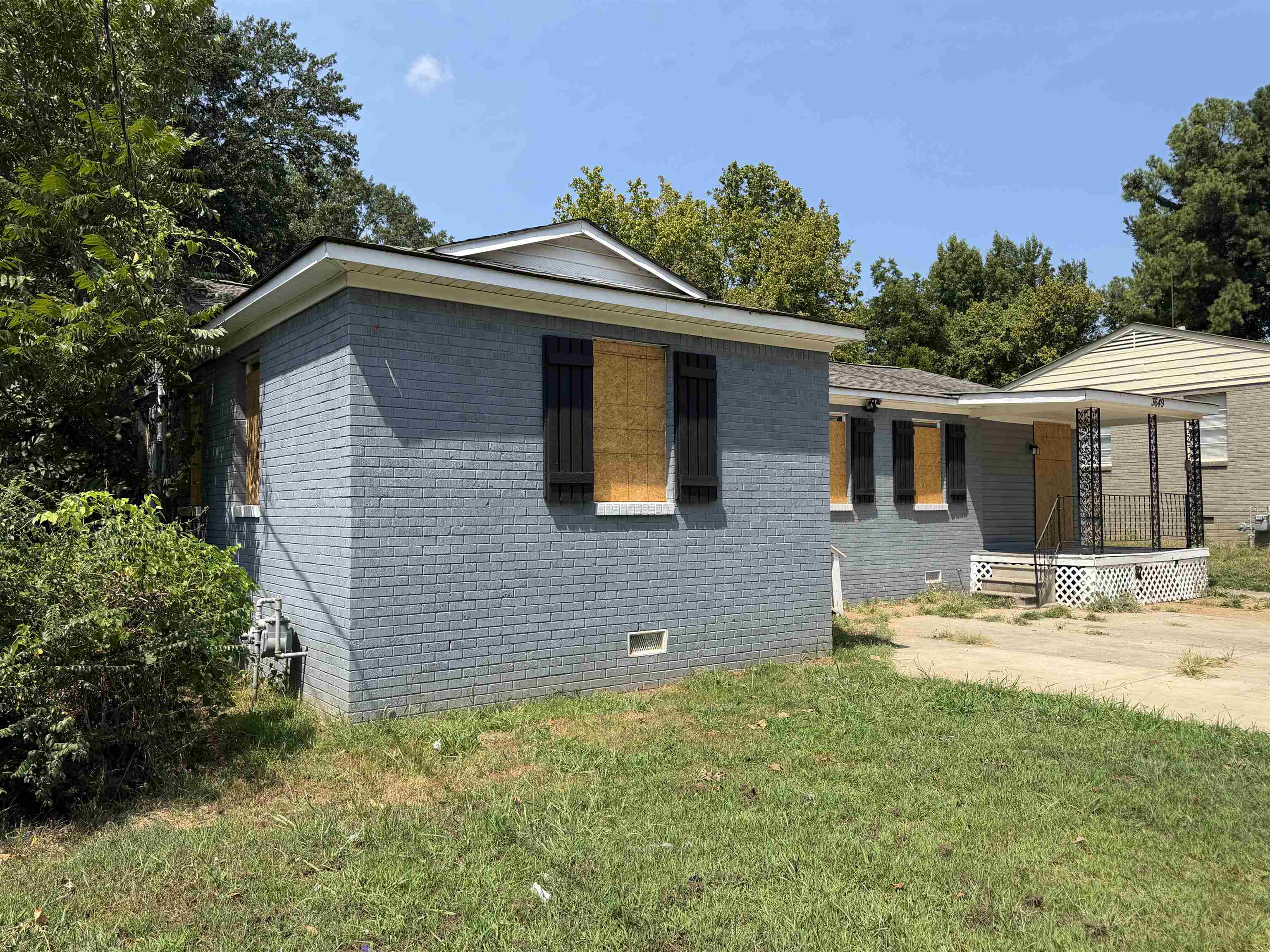 3649 Suzanne Dr Property Photo 3