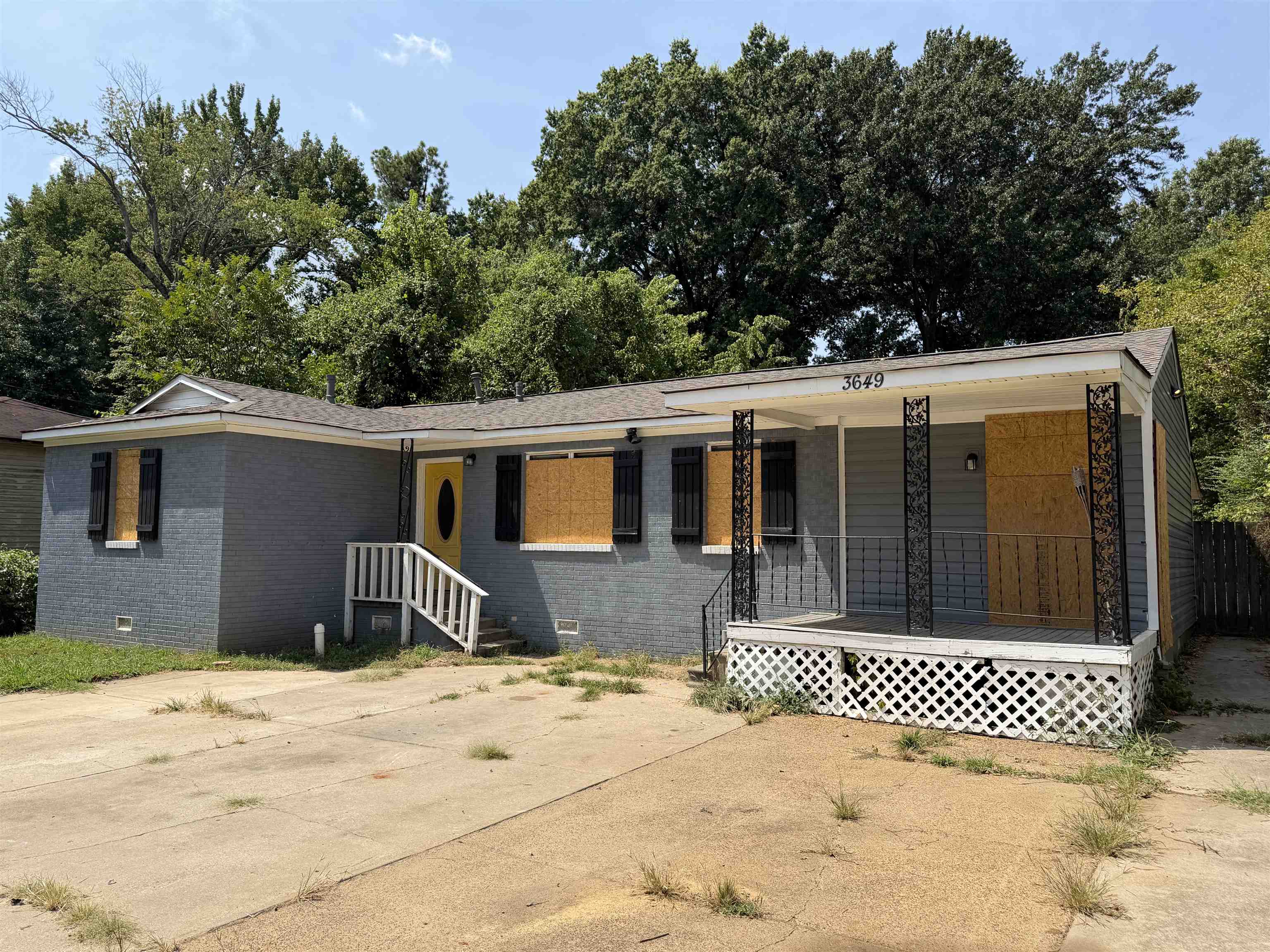 3649 Suzanne Dr Property Photo 4