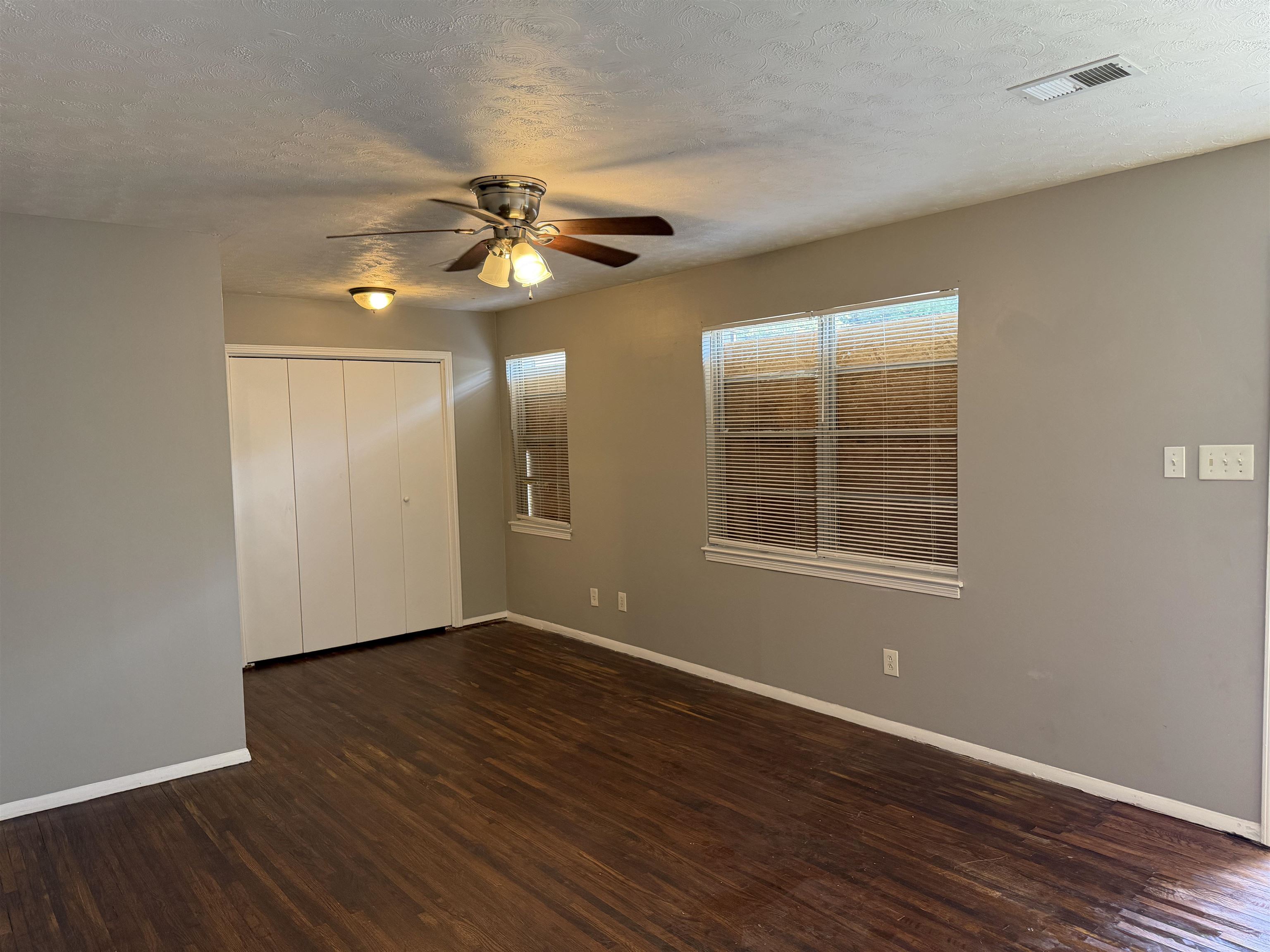 3649 Suzanne Dr Property Photo 6