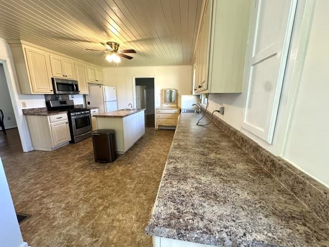 1105 Pinhook Dr Property Photo 11