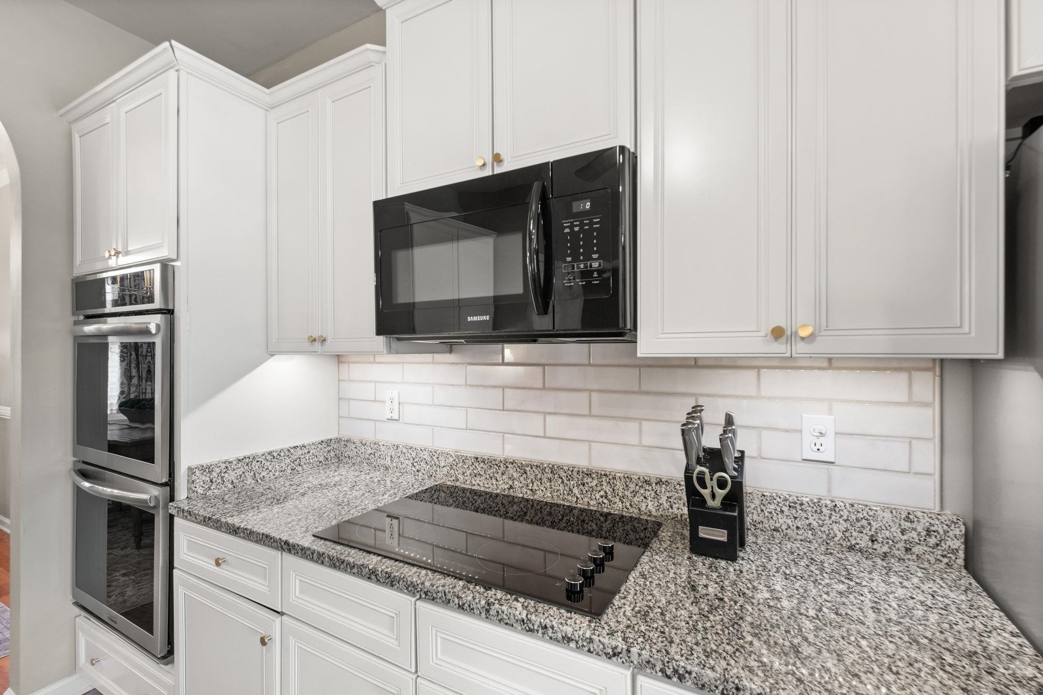 9424 Laurel Hill Dr Property Photo 11