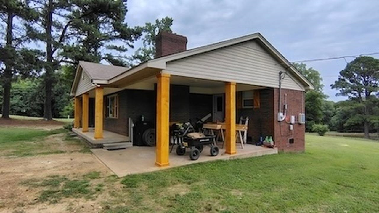 2158 Barlow Rd Property Photo 2