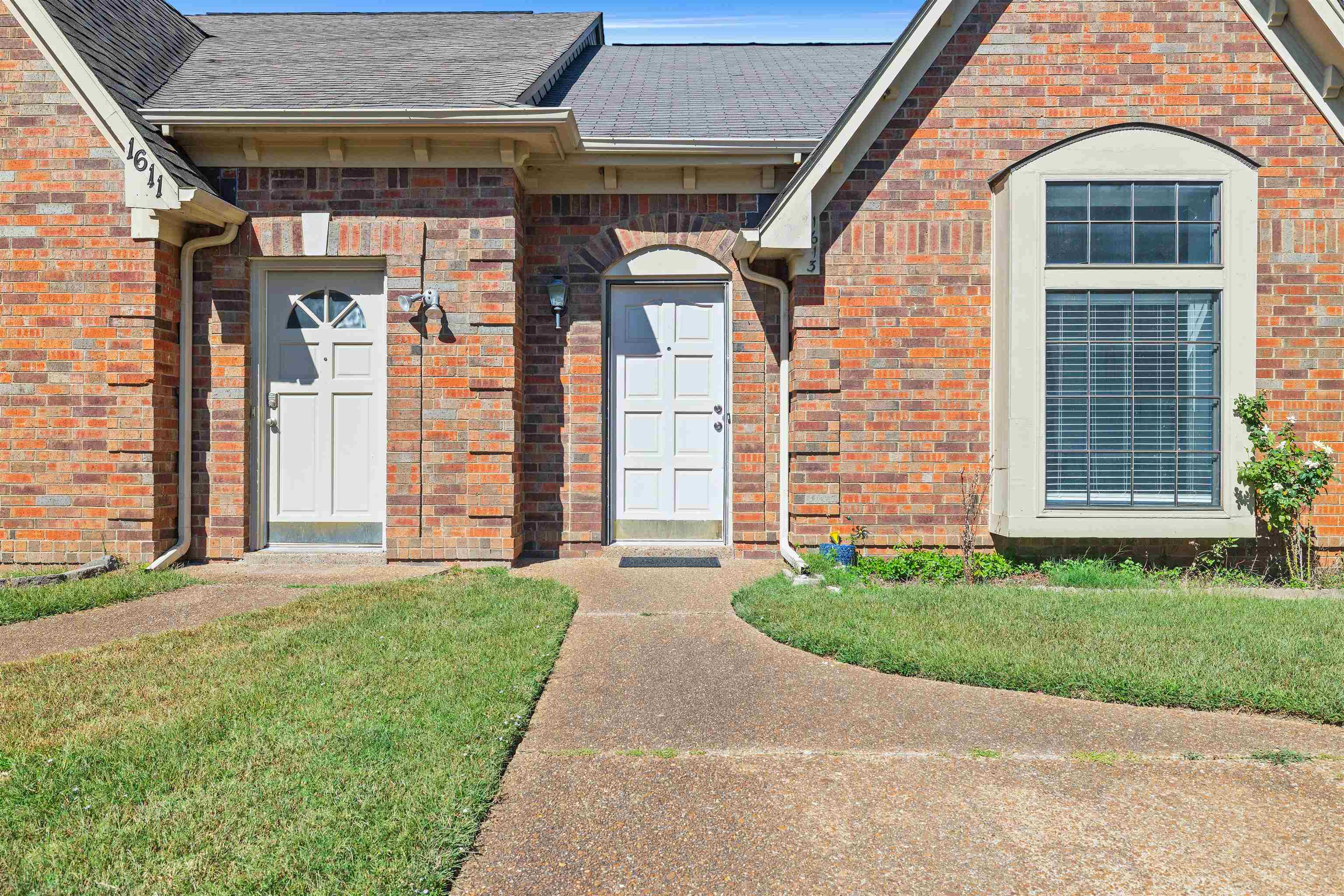 1613 OAKEN BUCKET DR Property Photo 1