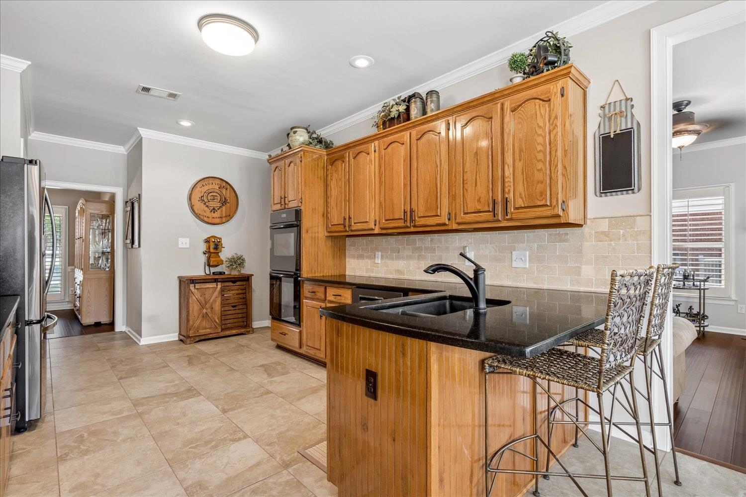 1563 Collingham Dr Property Photo 10