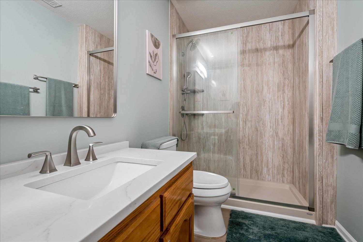 1563 Collingham Dr Property Photo 20