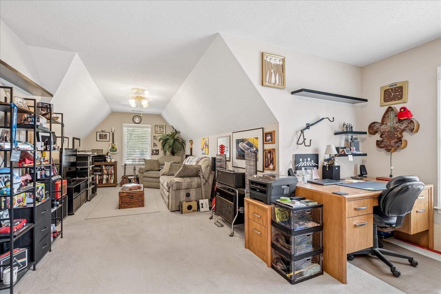 1563 Collingham Dr Property Photo 23