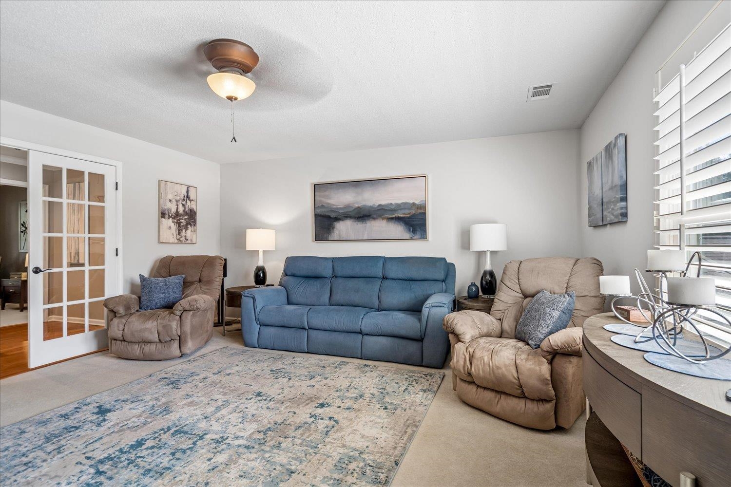 1563 Collingham Dr Property Photo 24