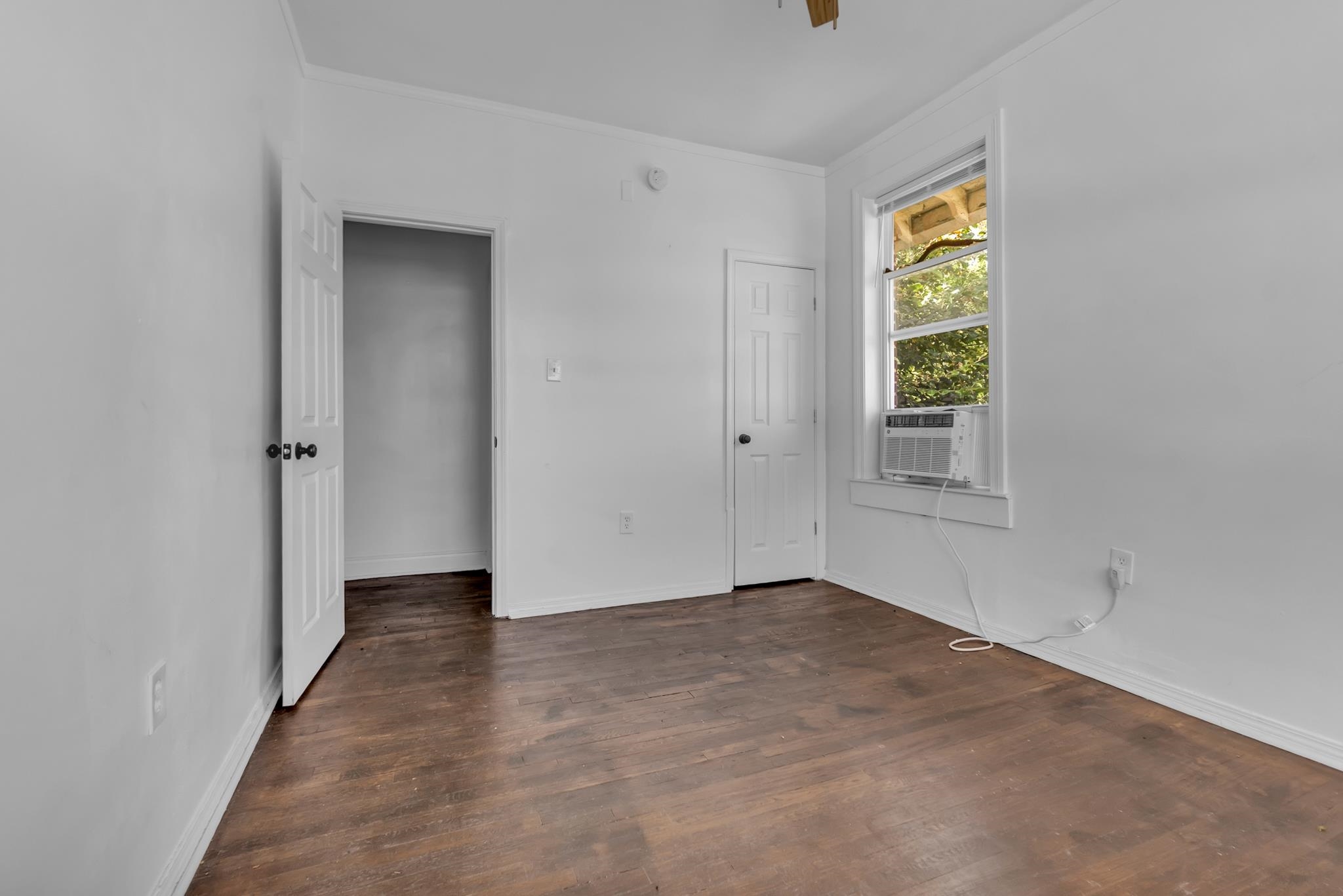 1292 Court Ave Property Photo 11