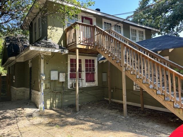 1261 Central Ave Property Photo 3